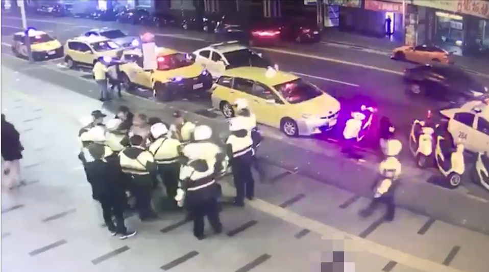 警方不敢大意啟動快打部隊到場。（警方提供）