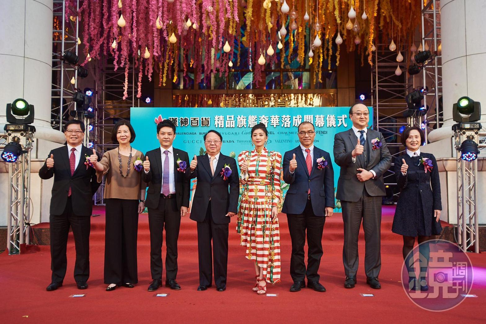 高雄吹起韓流，各企業集團加碼投資高雄，南台灣百貨龍頭漢神百貨看準商機，砸大錢改頭換面，請來時尚女星賈靜雯擔任剪綵嘉賓。