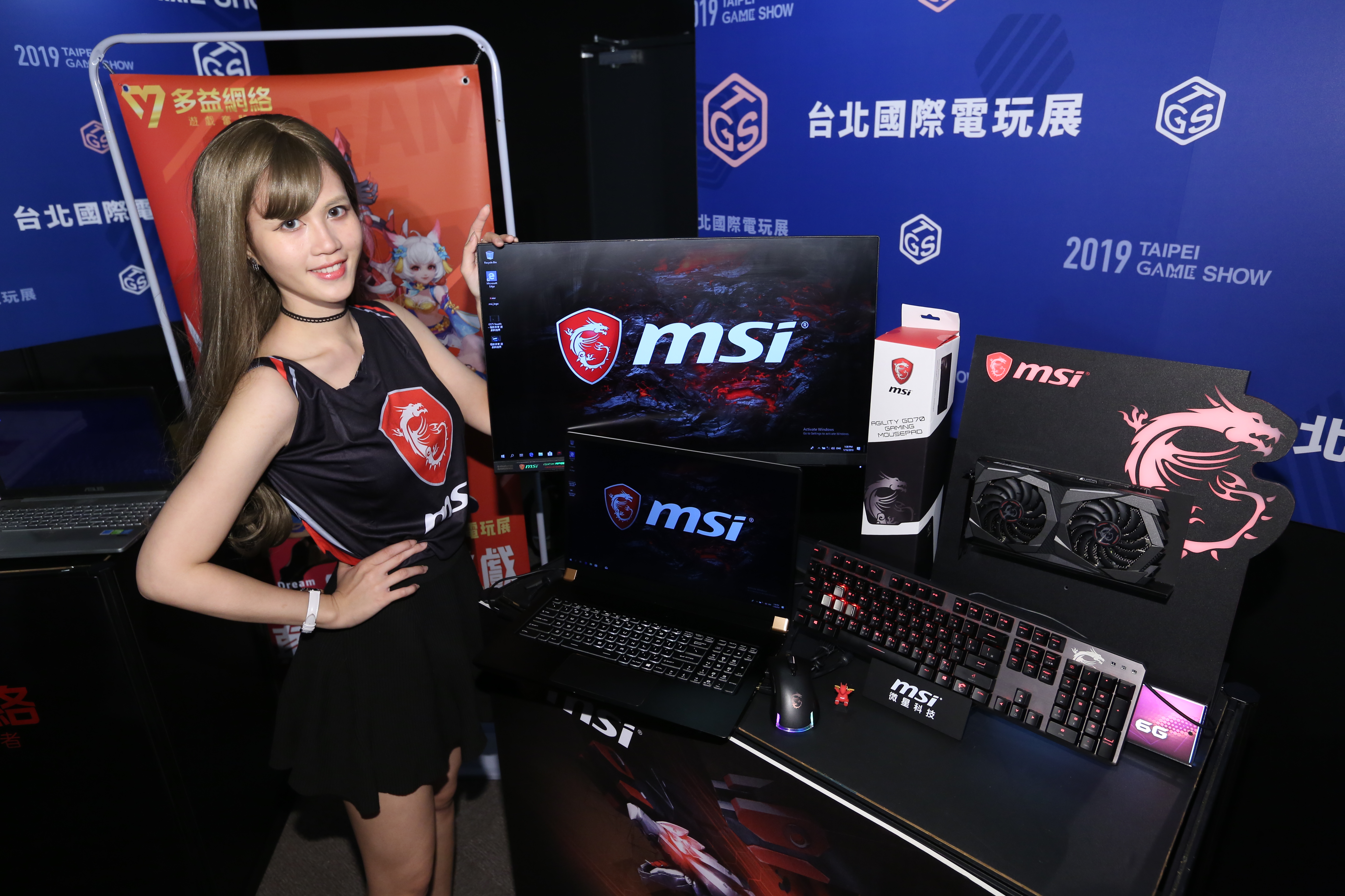 微星深耕電競市場，日前因擋下槍擊而名聲大噪的微星電競螢幕，更要力拚曲面電競螢幕的一哥寶座。