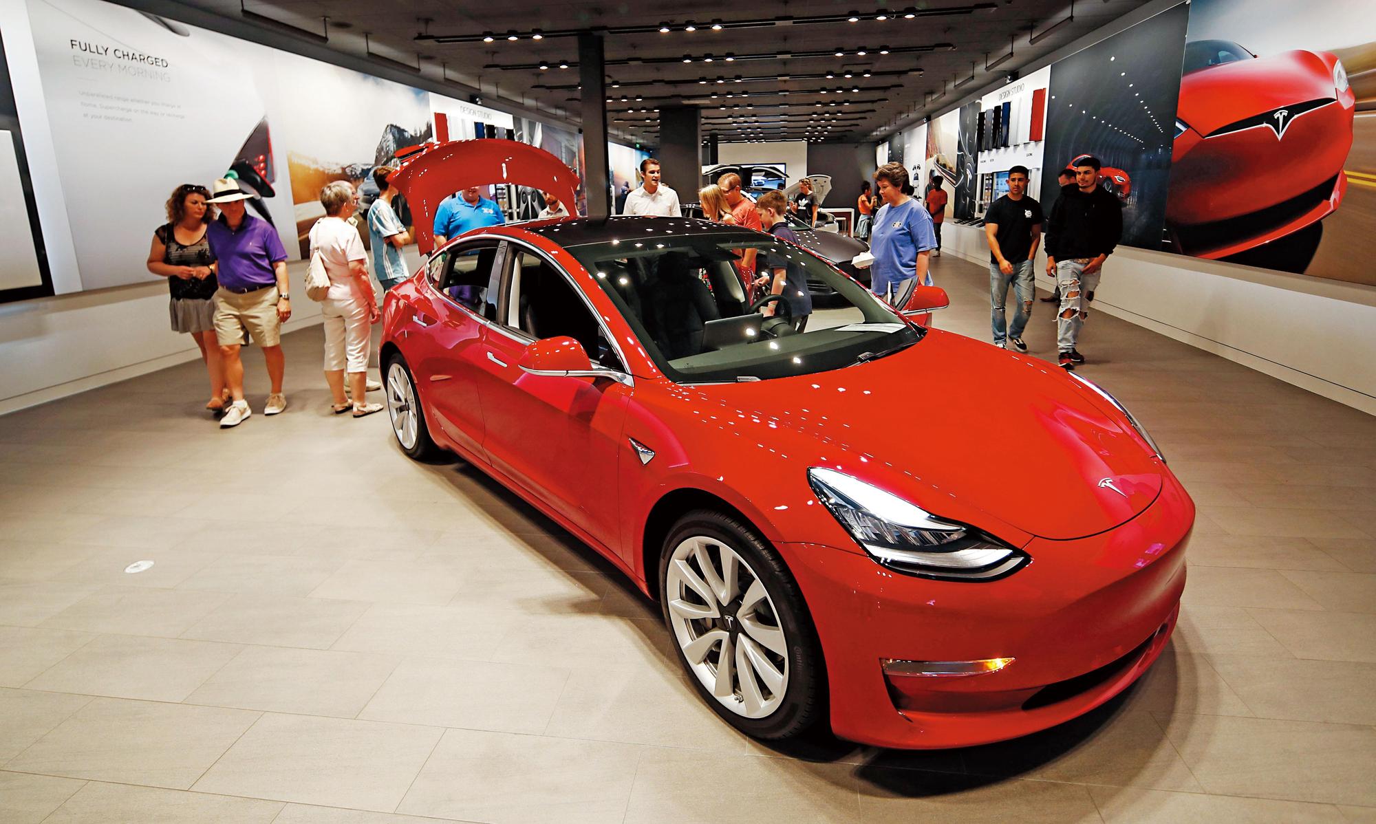 不論房車Model 3或休旅車Model Y，特斯拉都開始以平價訴求。（東方IC）