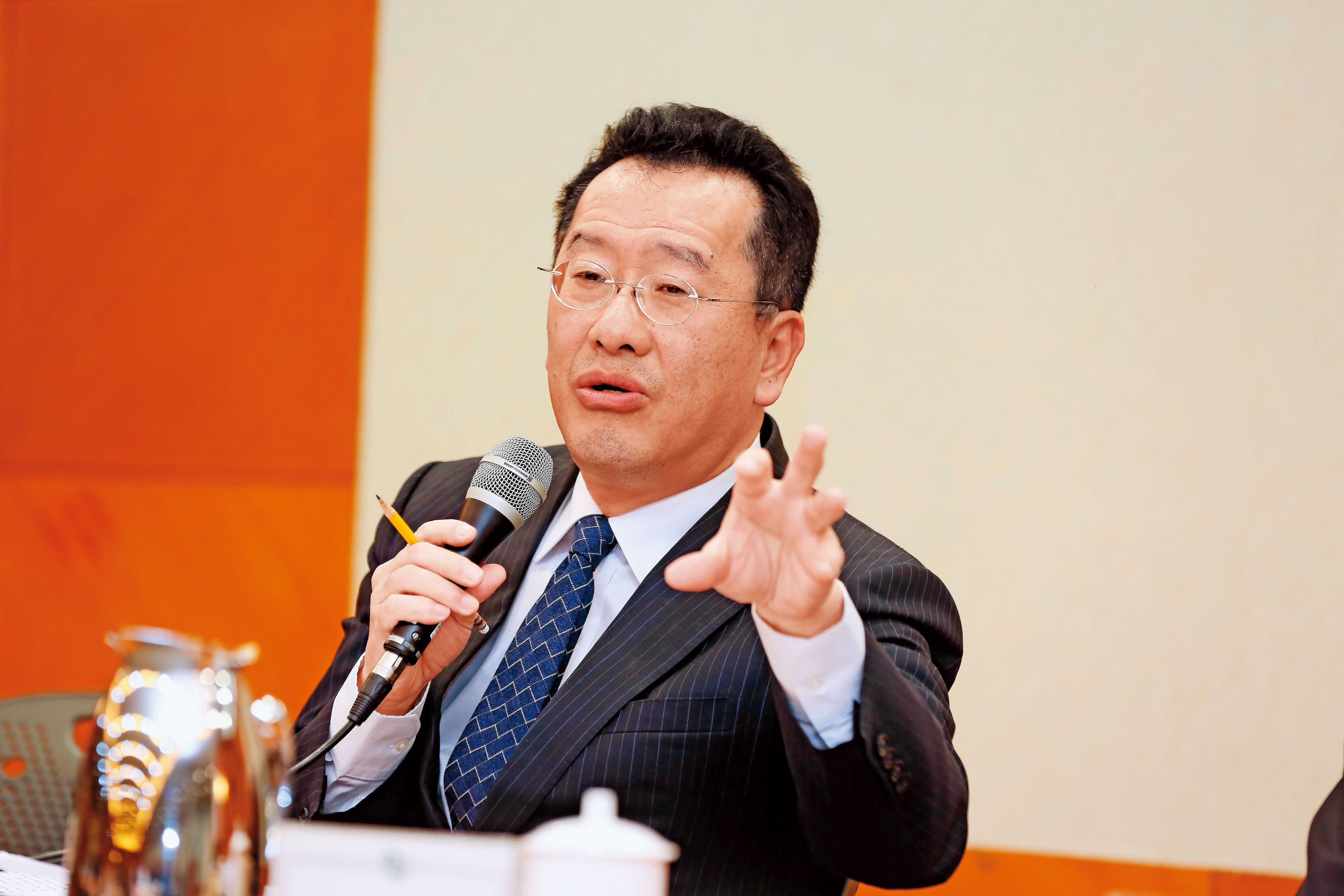 金管會主委顧立雄最近扮演代言人，參與基富通的全民退休金投資實驗平台。