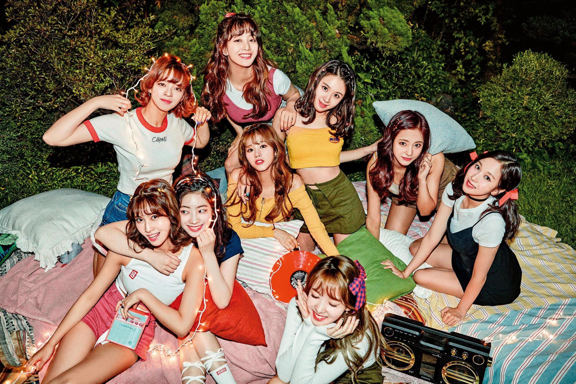 淫片風波狂燒,連當紅的「TWICE」也被點名恐受害,但官方已出面闢謠否認。(翻攝自TWICE官網)