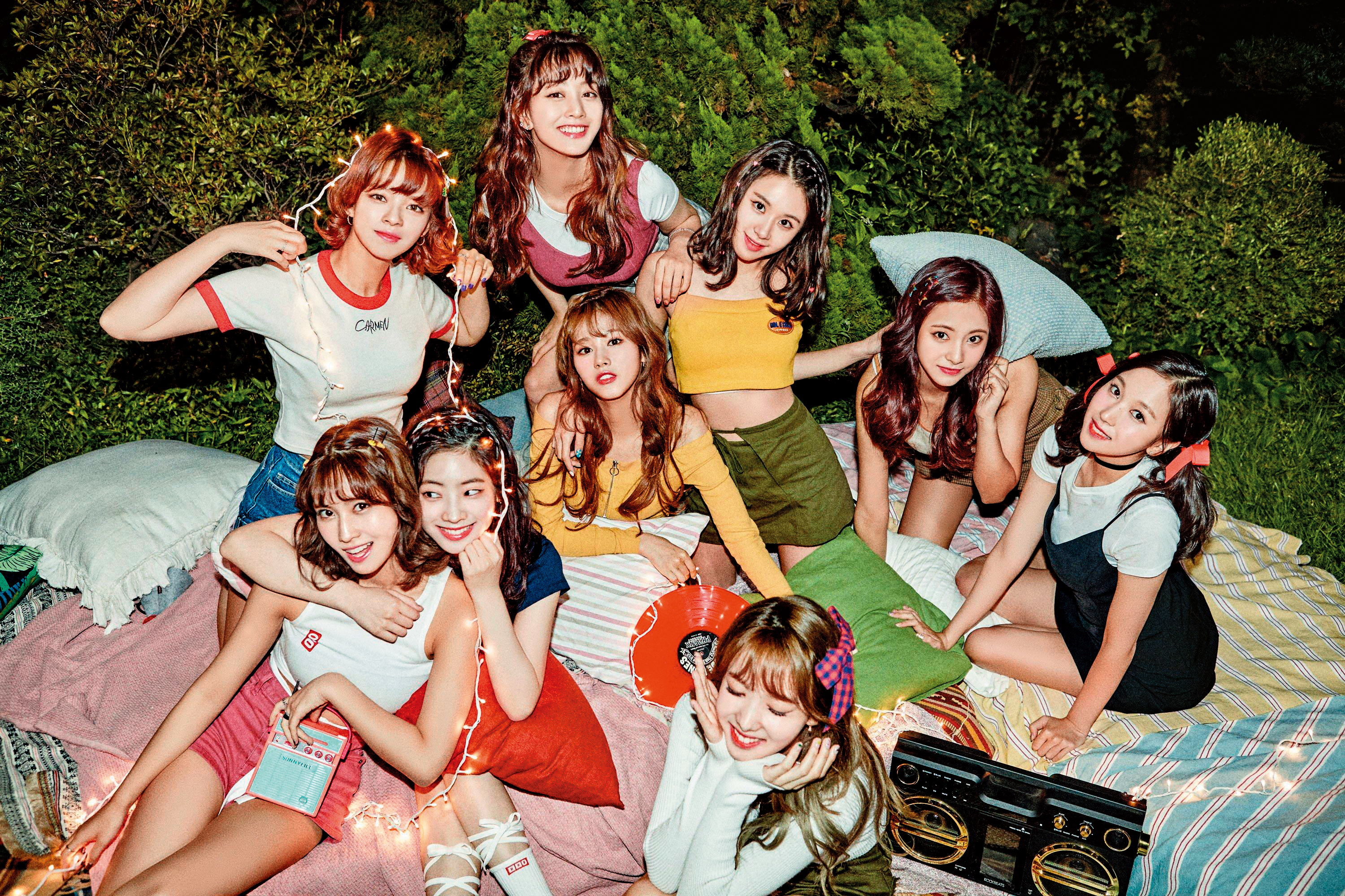 淫片風波狂燒,連當紅的「TWICE」也被點名恐受害,但官方已出面闢謠否認。(翻攝自TWICE官網)