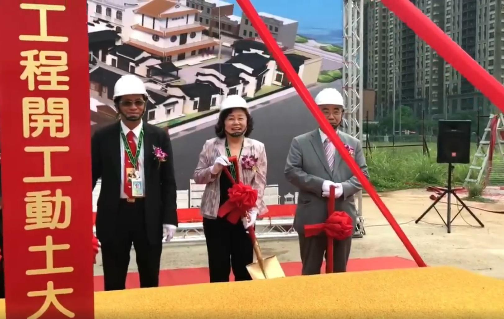 郭倍宏(左)、王明玉(中)去年一同出席民視影城新建工程動土典禮,但2人不合消息其實早在公司內部傳開。