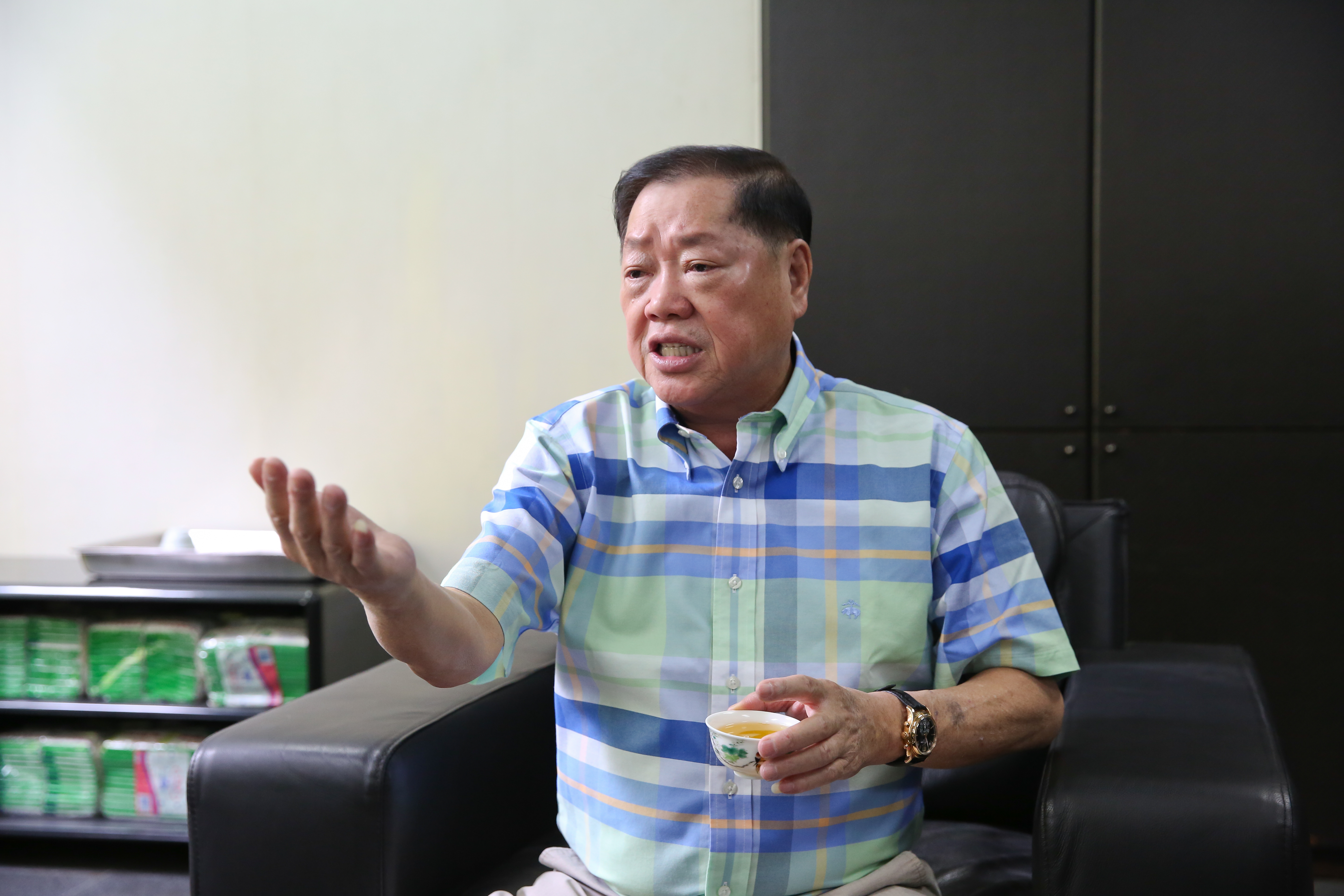 人稱「海董」的三立董事長林崑海日前也加入民視戰局，與反郭派站同一陣線。