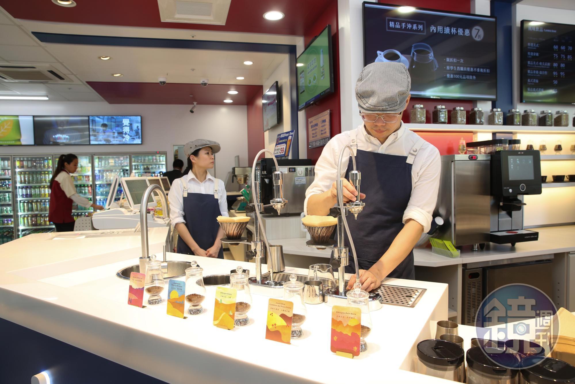 統一超商近年開出許多複合店,像去年底就發表全新店型「Big7」,將咖啡、閱讀、糖果、美妝、烘焙與超商6大業種整合在單一門市內。