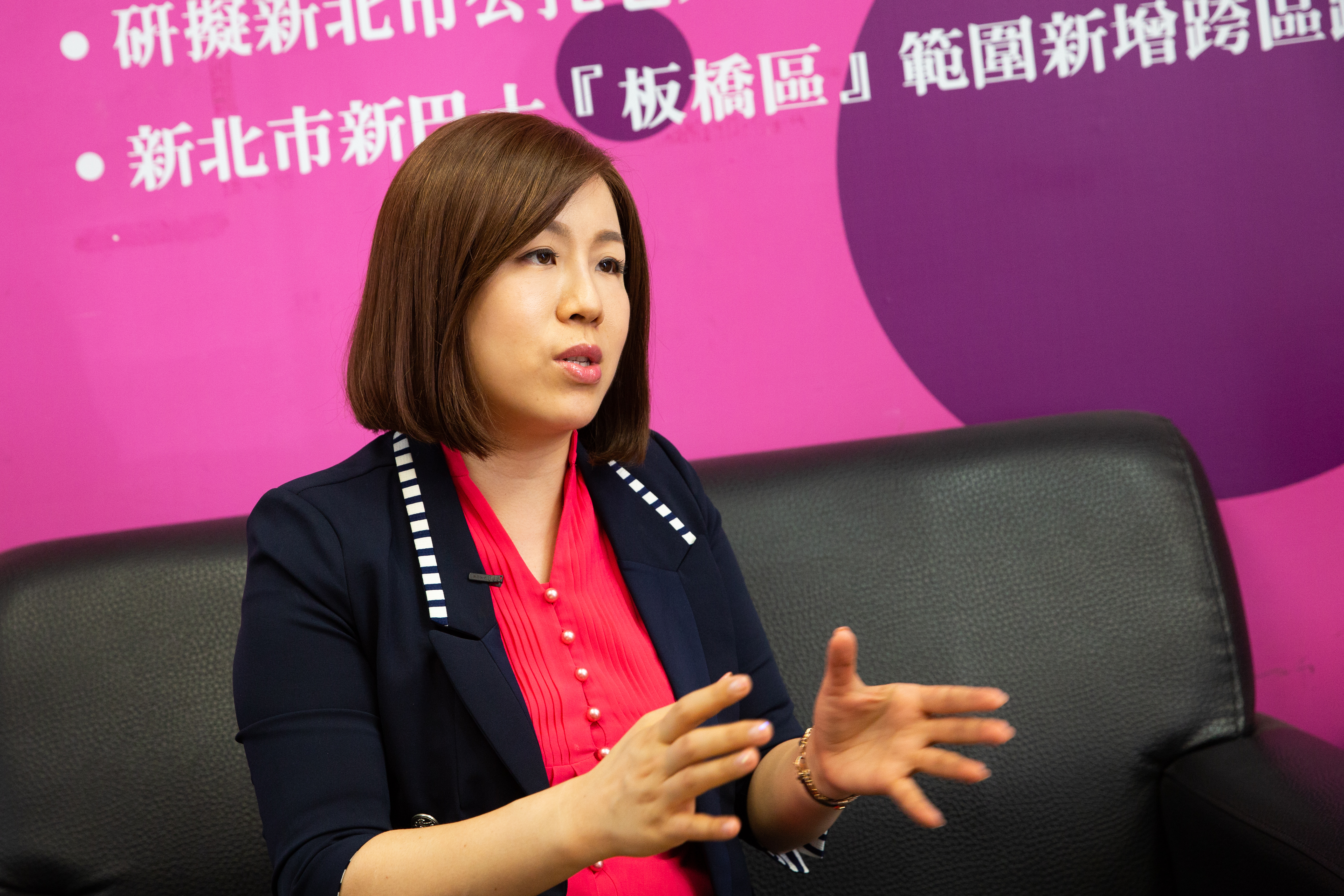 新北市議員劉美芳也宣布投入黨內立委初選。