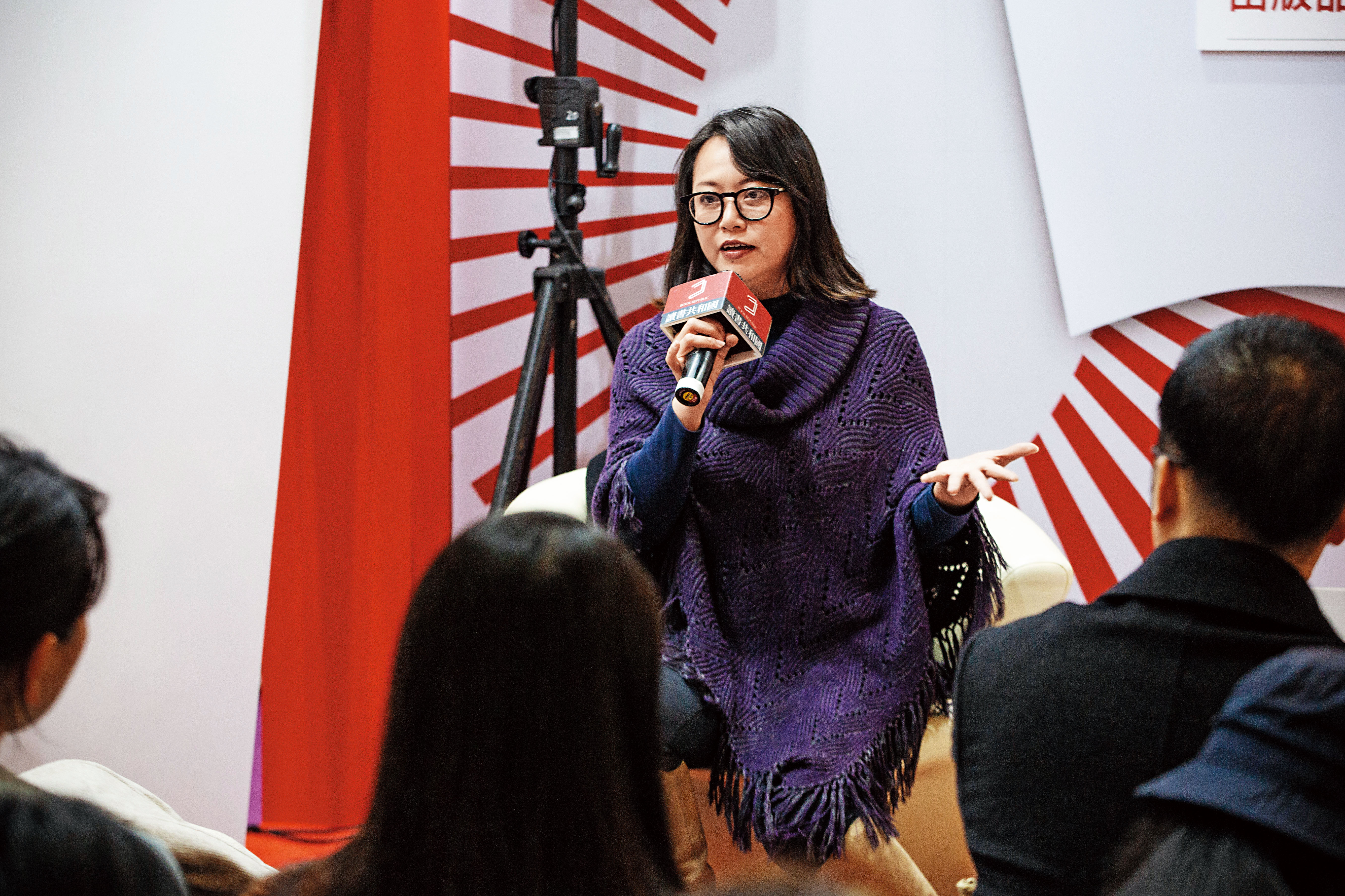 2月中，張惠菁在「台北國際書展」擔任許多場國際作家座談會的對談人。