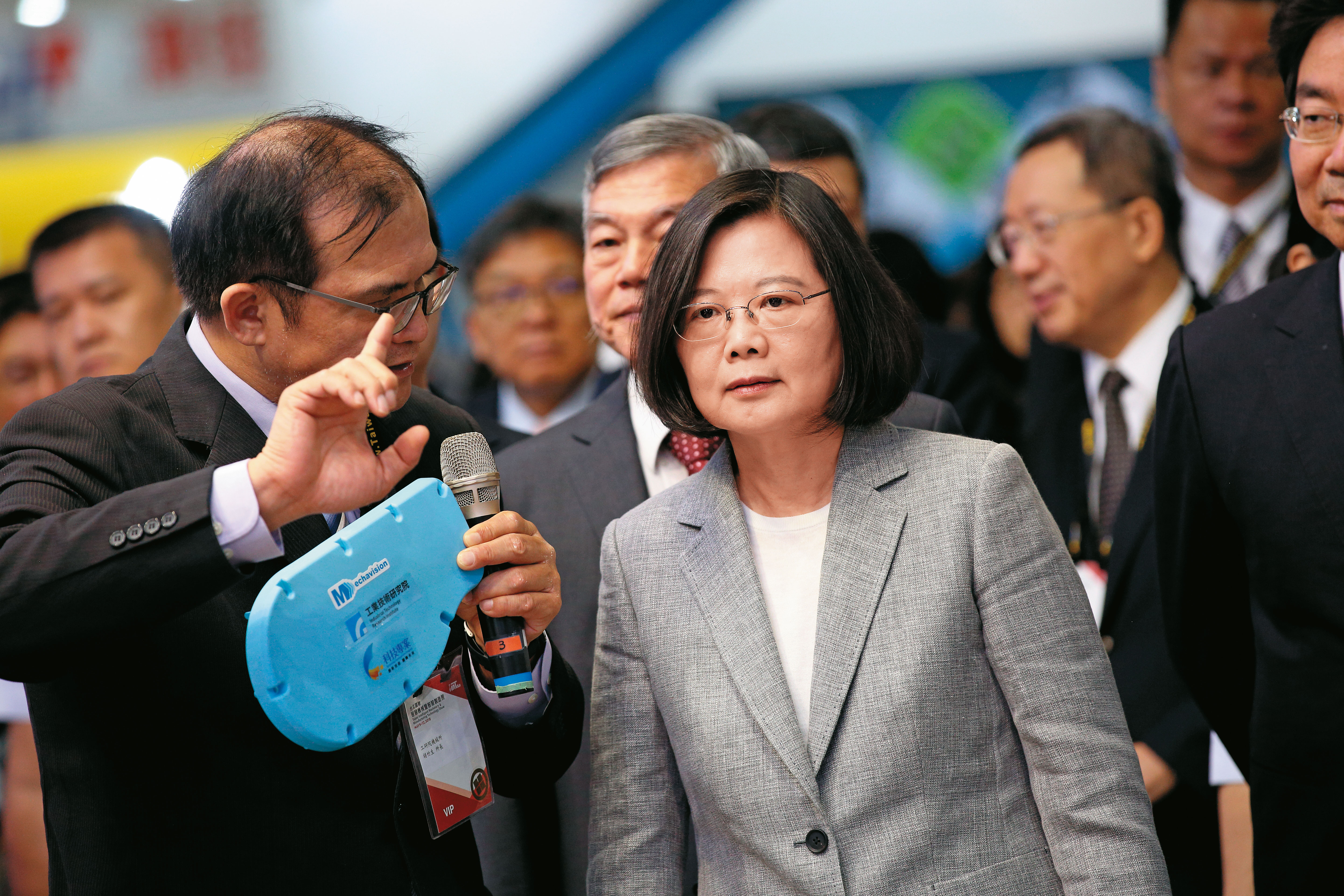 已宣布競選連任的總統蔡英文，將在黨內初選與賴清德對決，綠營分裂危機一觸即發。