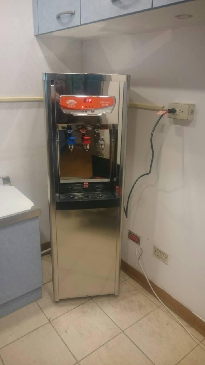 醫院、公家機關常看得到興龍牌開飲機。（興龍機電提供）