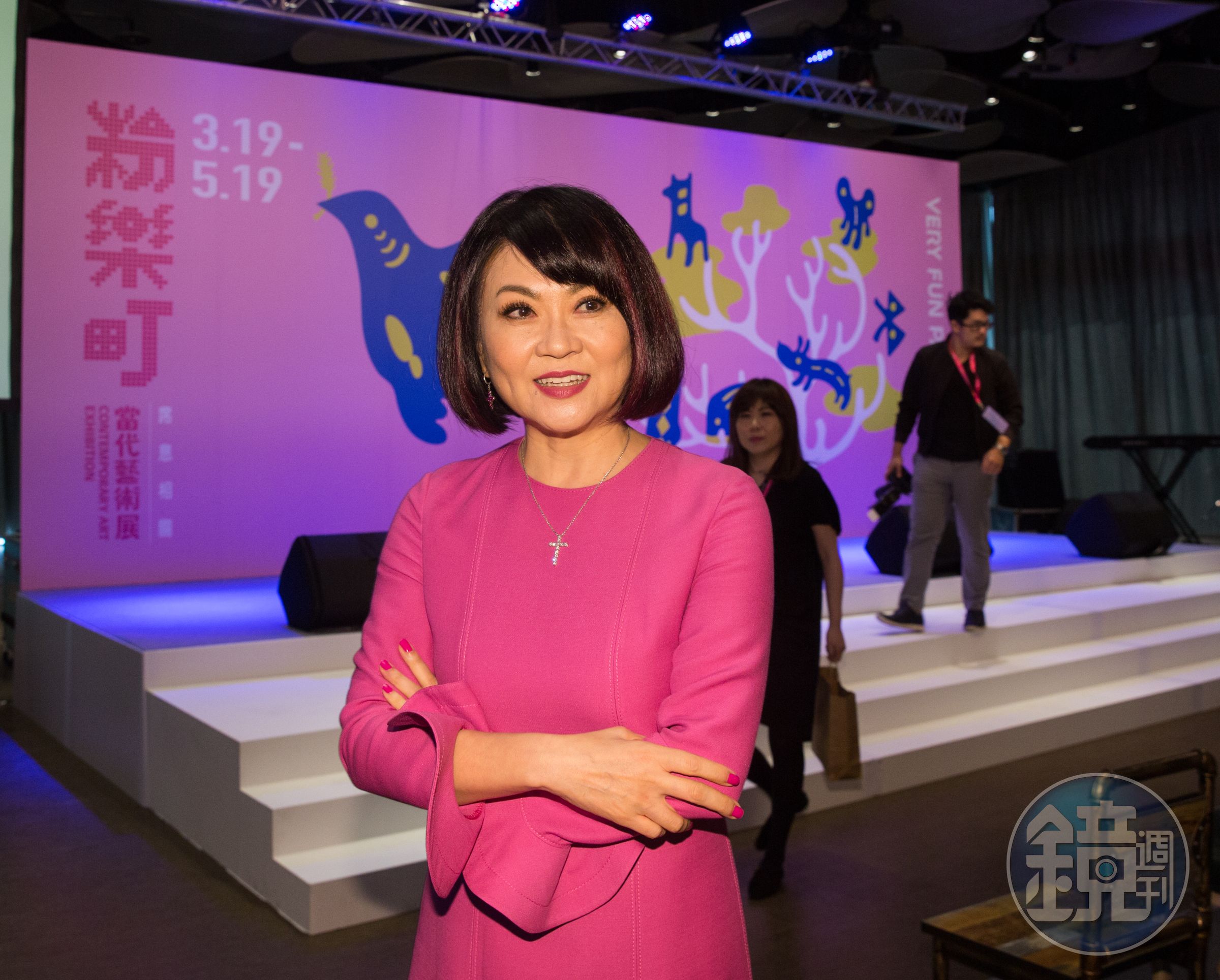 富邦藝術基金會執行長翁美慧今天出席粉樂町「席、息相關Chair • Present」開幕記者會。
