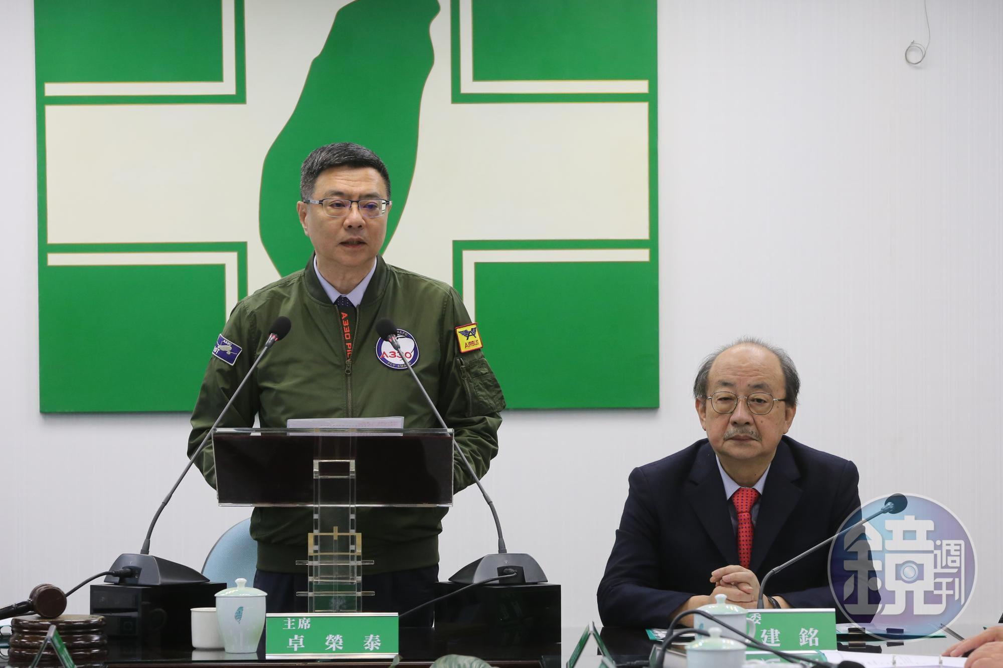 民進黨主席卓榮泰今在中常會主動拋出總統黨內初選協調期延後的議題。