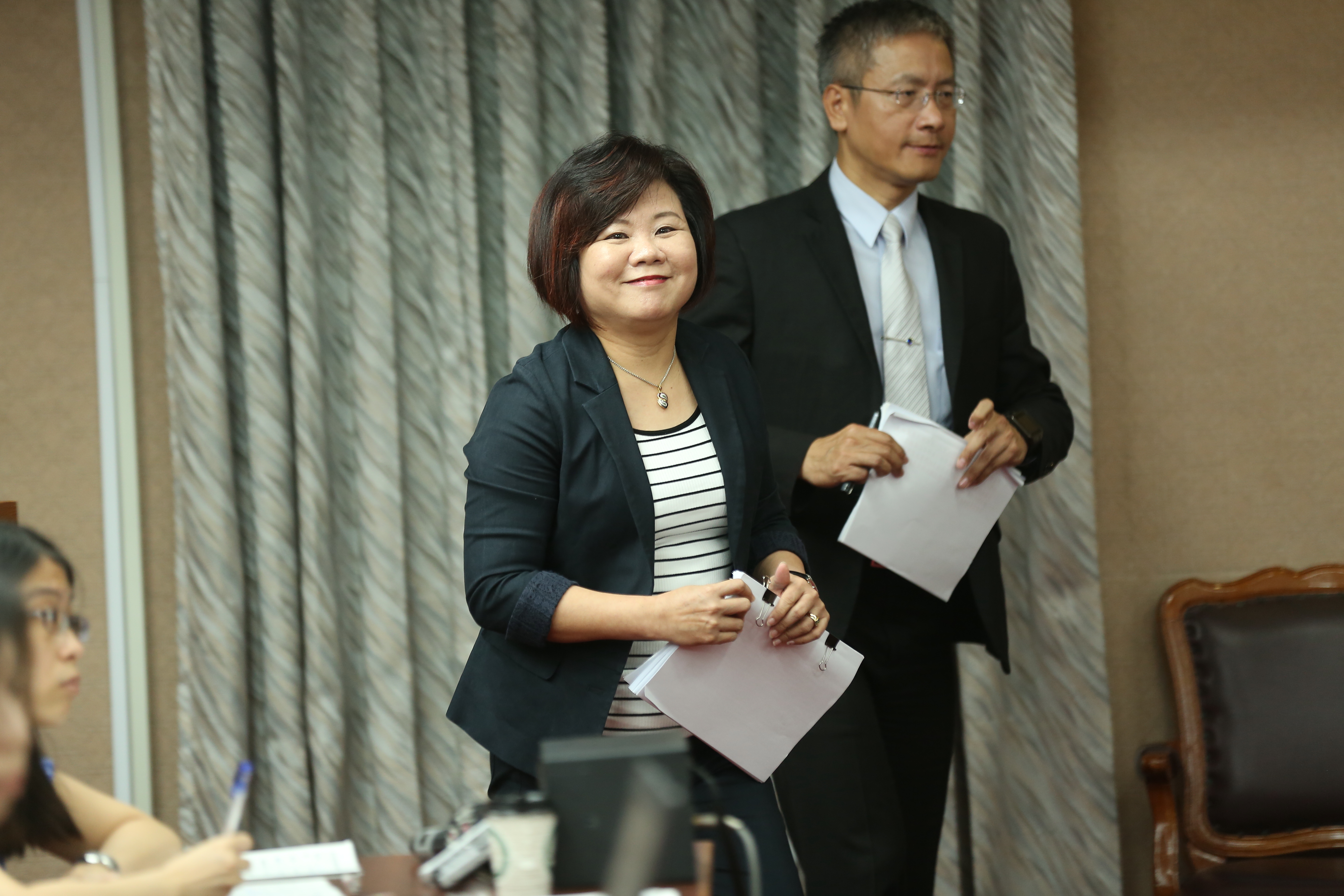 勞保又傳破產疑慮，勞動部長許銘春親上火線喊出：「政府會負最終責任。」