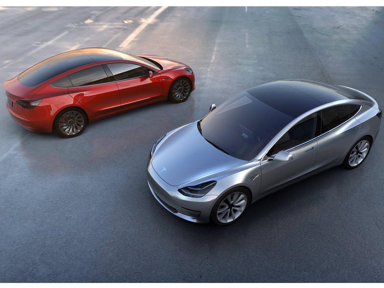 TESLA不是一個正規汽車品牌，所謂的創新往往是險中求來的。