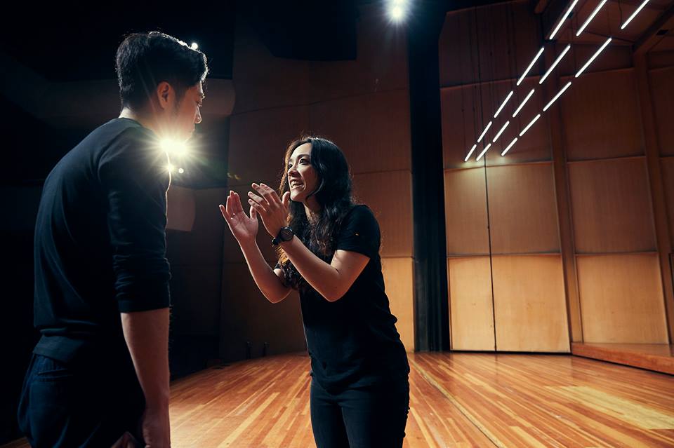 竺定誼和葉佾玲主演台法共製舞台劇《愛的落幕》。（台南人劇團提供）