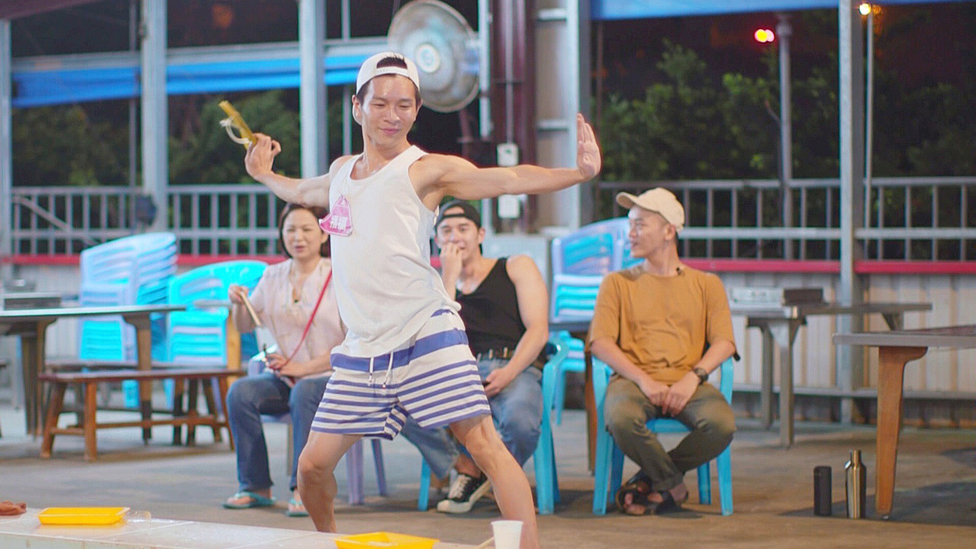 福福一群人更加碼大跳貼身熱舞，讓現場彷彿置身猛男秀舞廳。（公視提供）