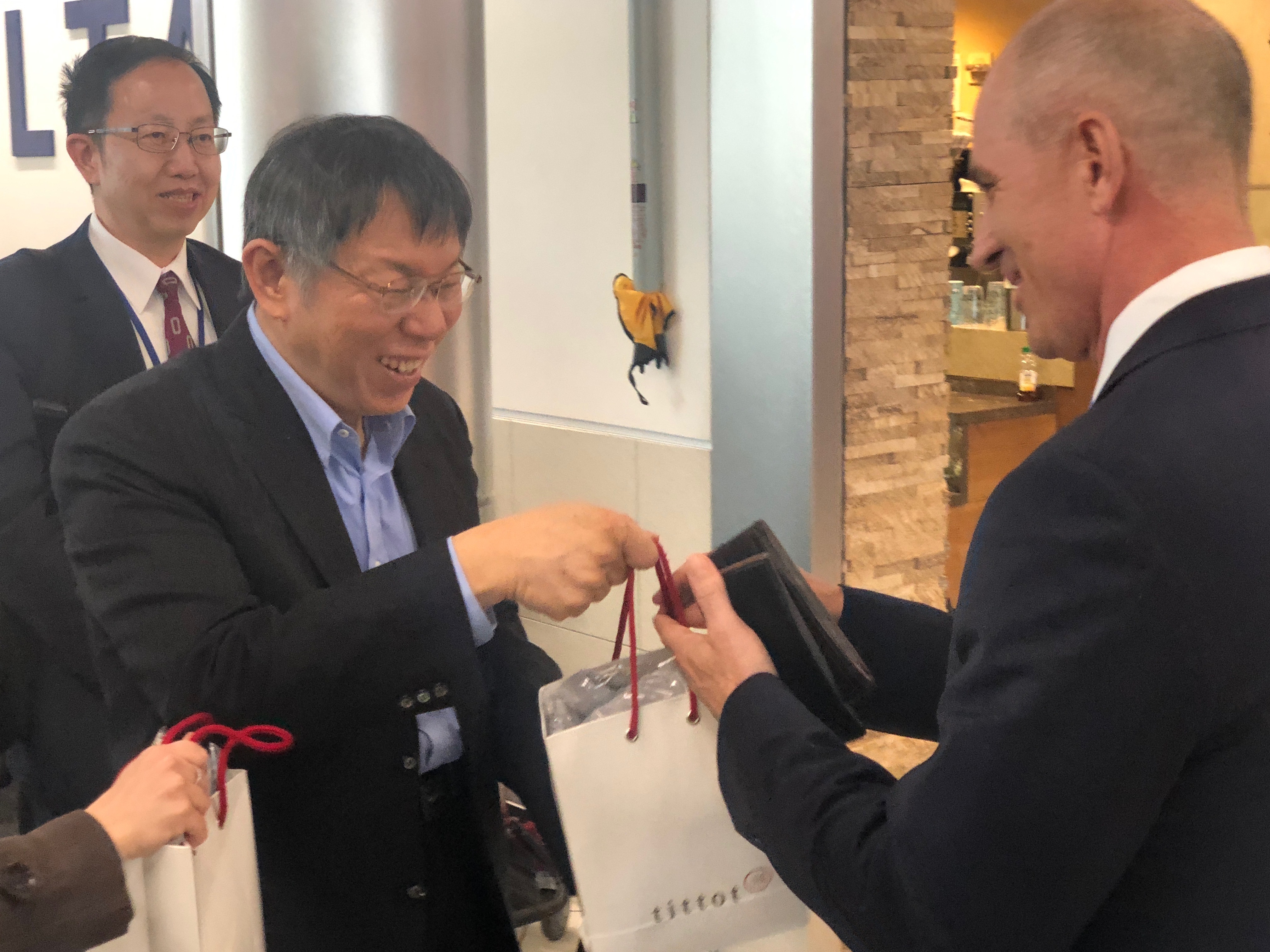 拋出「親美友中」的柯文哲表示，不會有人去違反台灣主體性這個主軸。