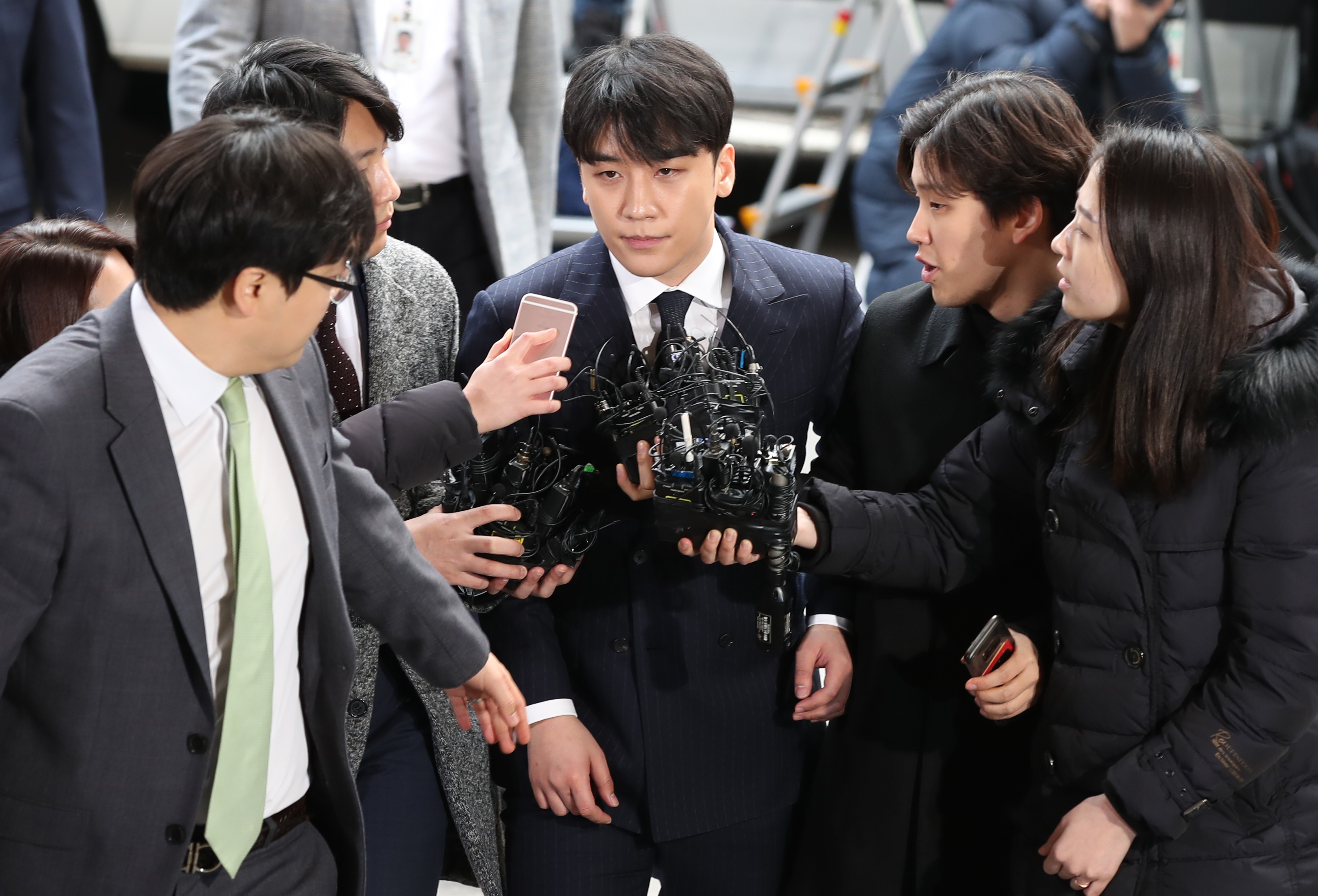 韓星勝利承認知情利用營業登記項目逃稅。（東方IC）