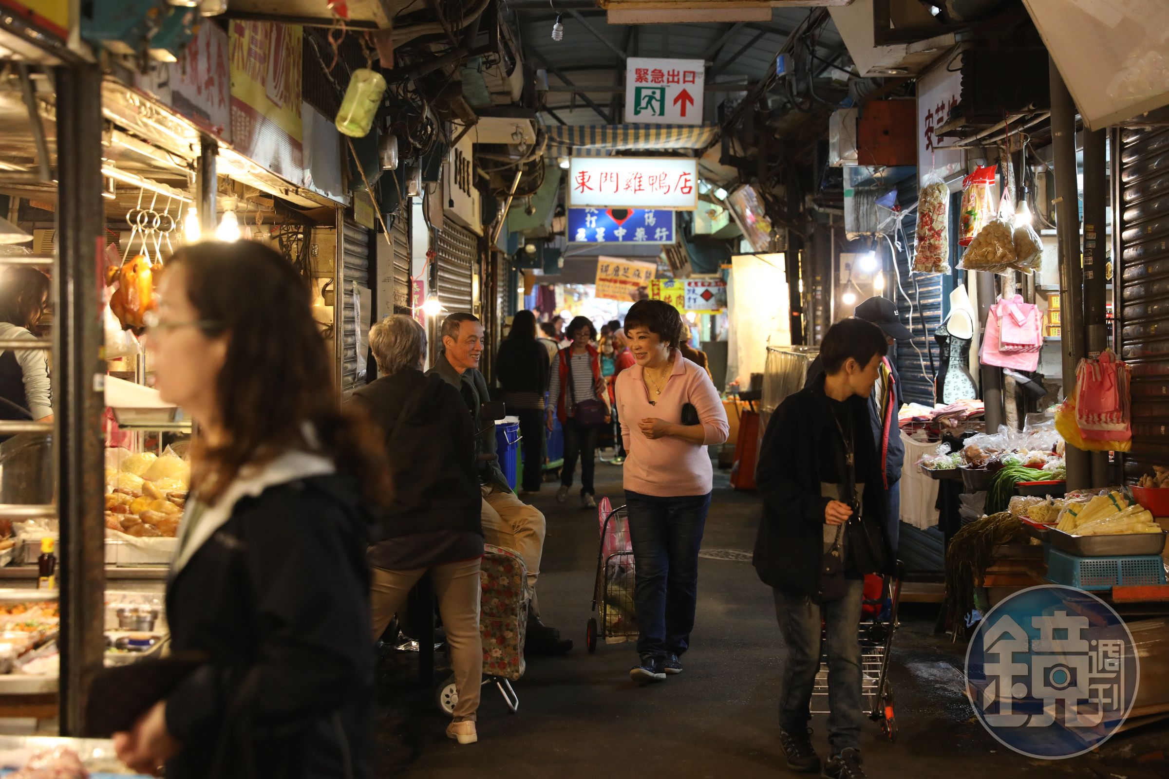 從傅培梅到程安琪（圖中），這跨越兩代的料理母女名人，對「東門市場」都有深厚情感。