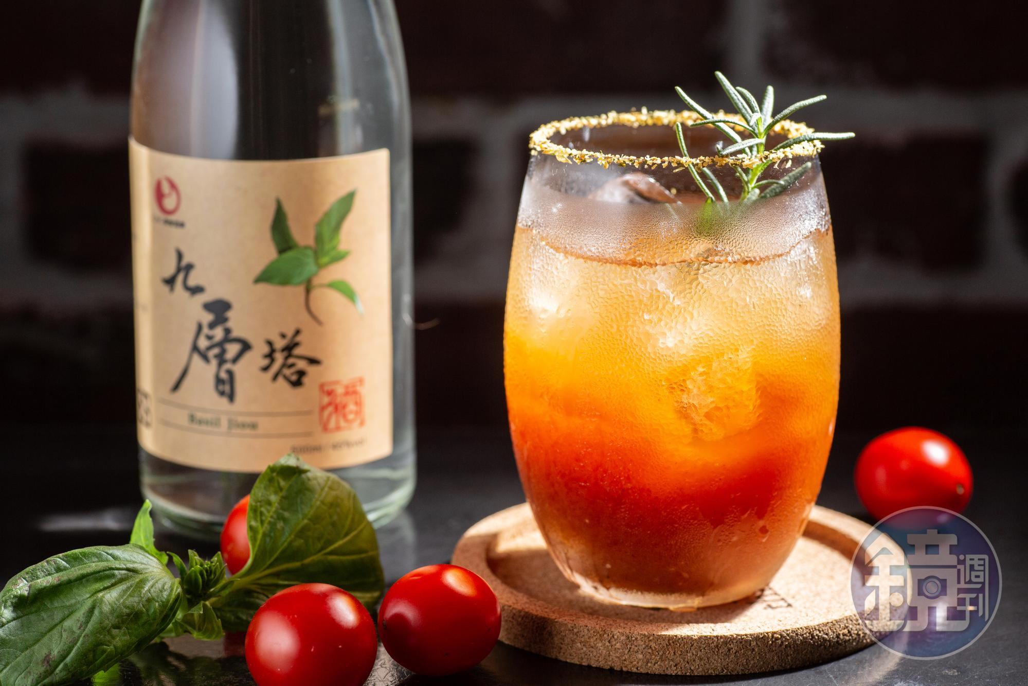 「老鳩的月行公事」用九層塔取代西芹,複雜中不失清爽。(350元/杯)