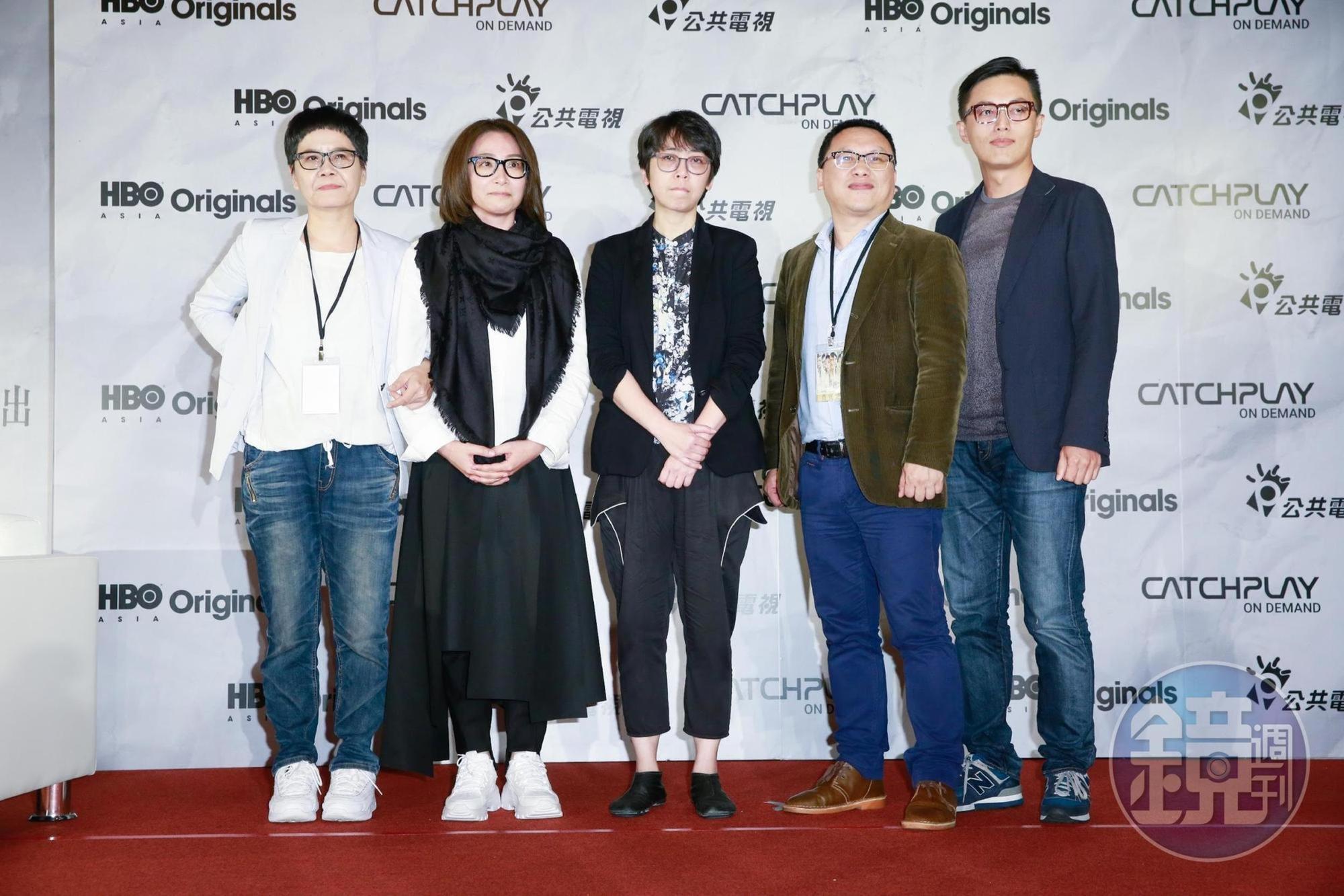 編劇呂蒔媛(左起)、製作人林昱伶、監製於蓓華、製作人湯昇榮、導演林君陽,組成理性感性兼備的主創團隊。