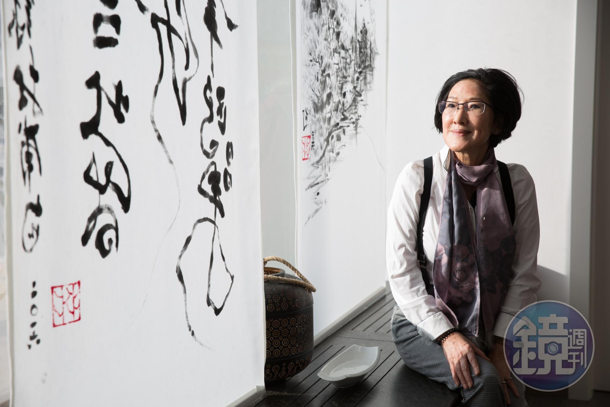 張春娟擅長公關、經營人脈,成為她經營旅行社的利器之一。