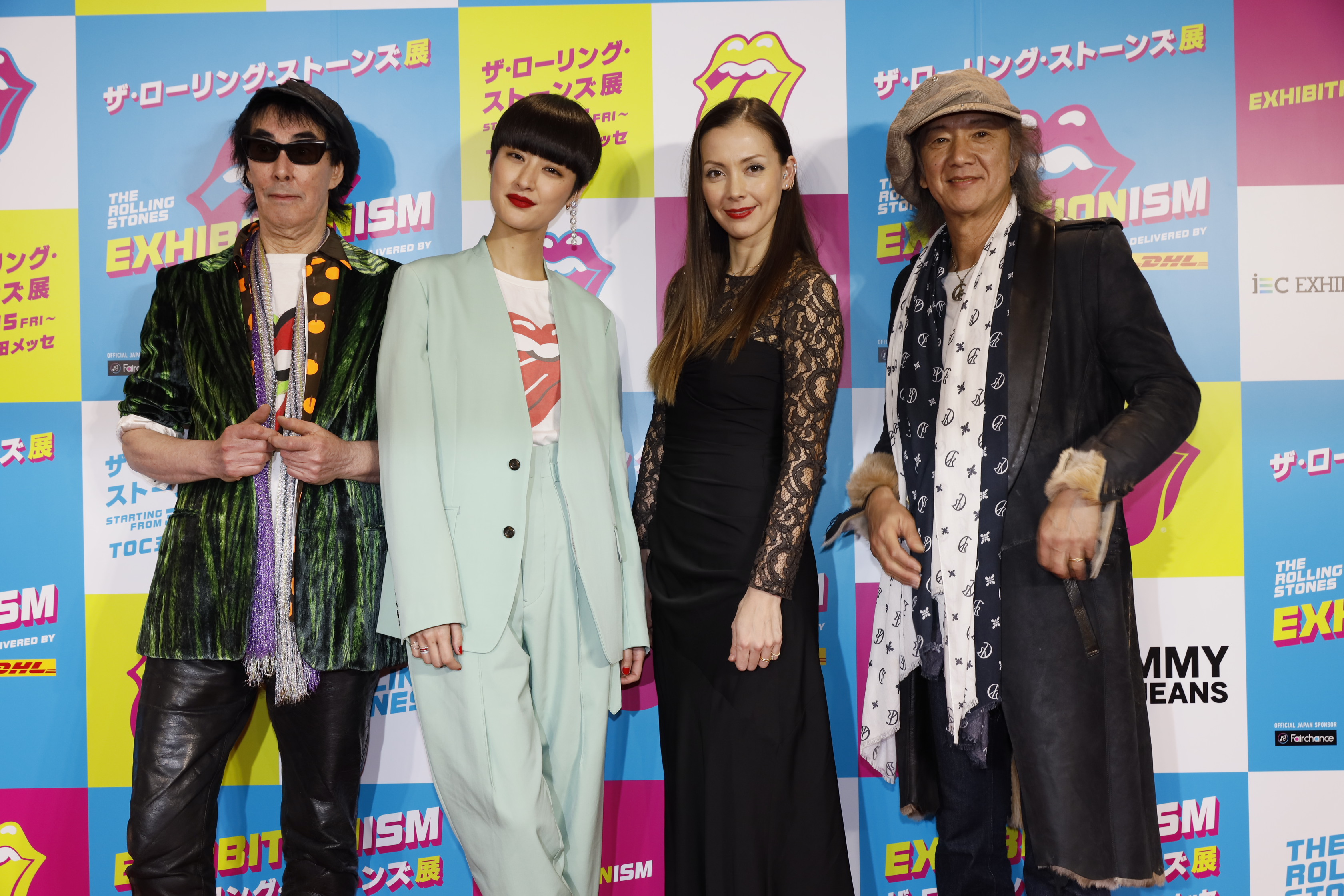 《Exhibitionism－滾石合唱團展》記者會，左起鮎川誠、Shishido卡夫卡、土屋安娜、Char站台。（(C)GEKKO提供）