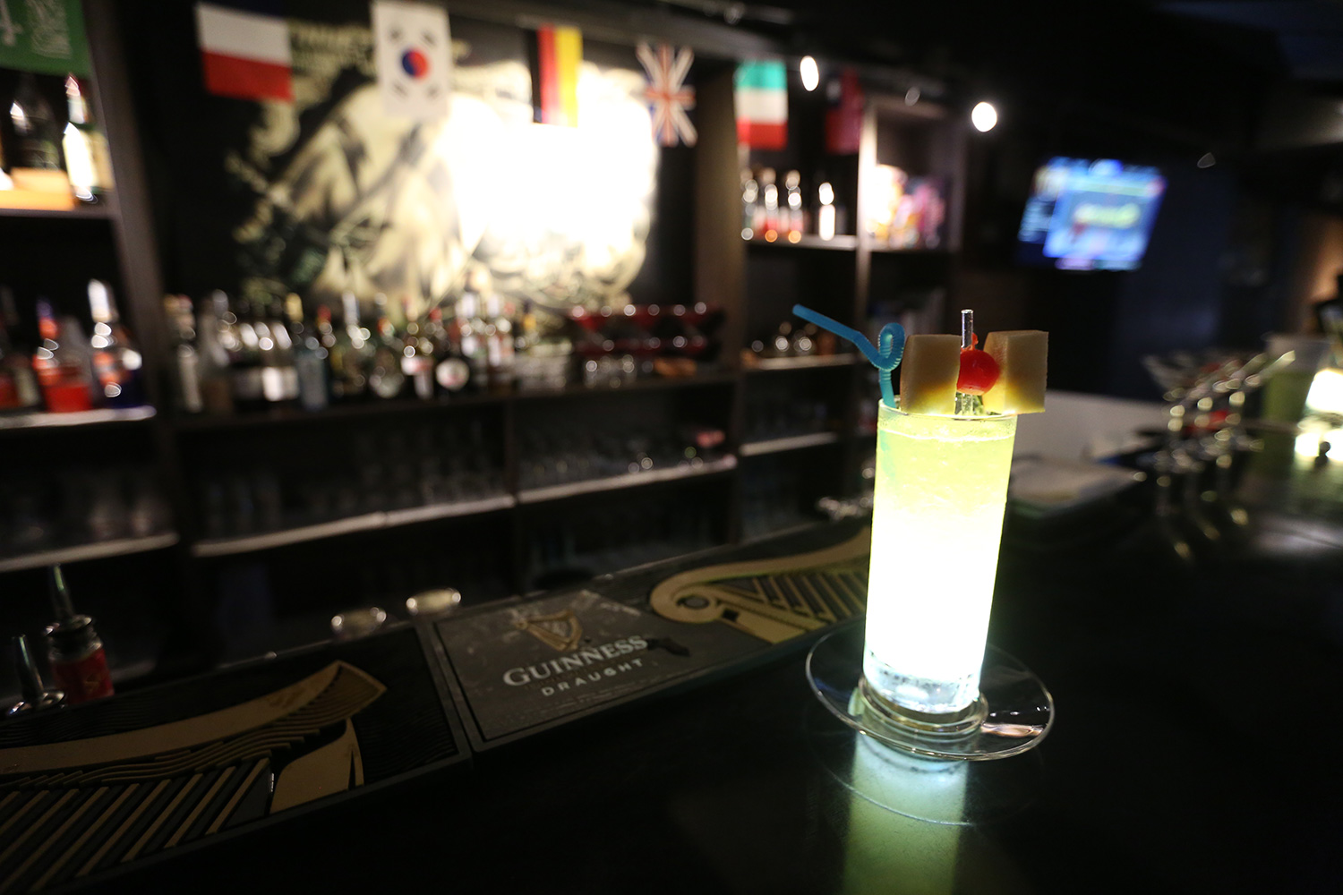 店內的餐點命名都帶有電玩元素，圖為調酒「光明使者烏瑟」。