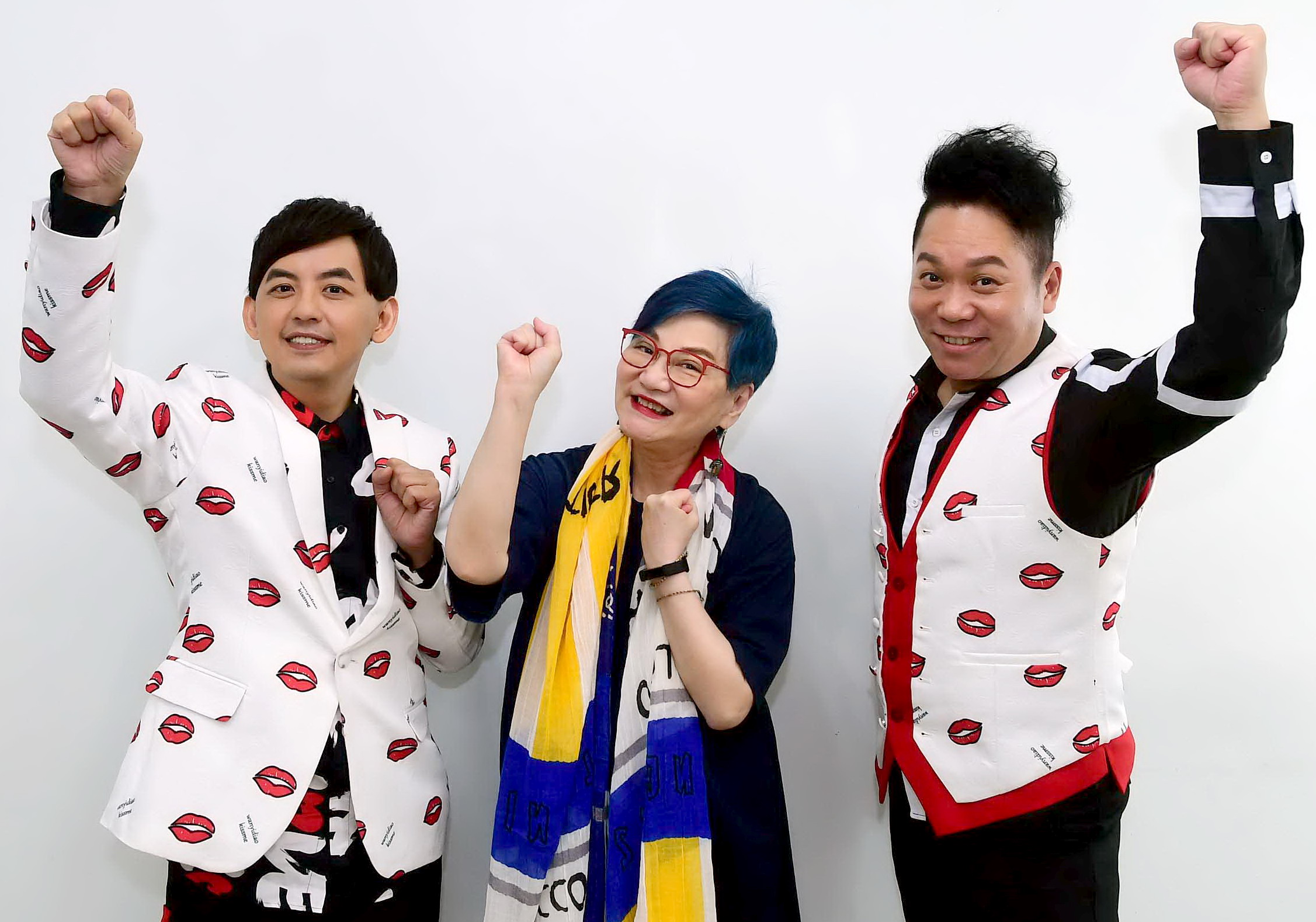 張小燕突然現身攝影棚，給佼佼阿亮一個驚喜。（華視提供）