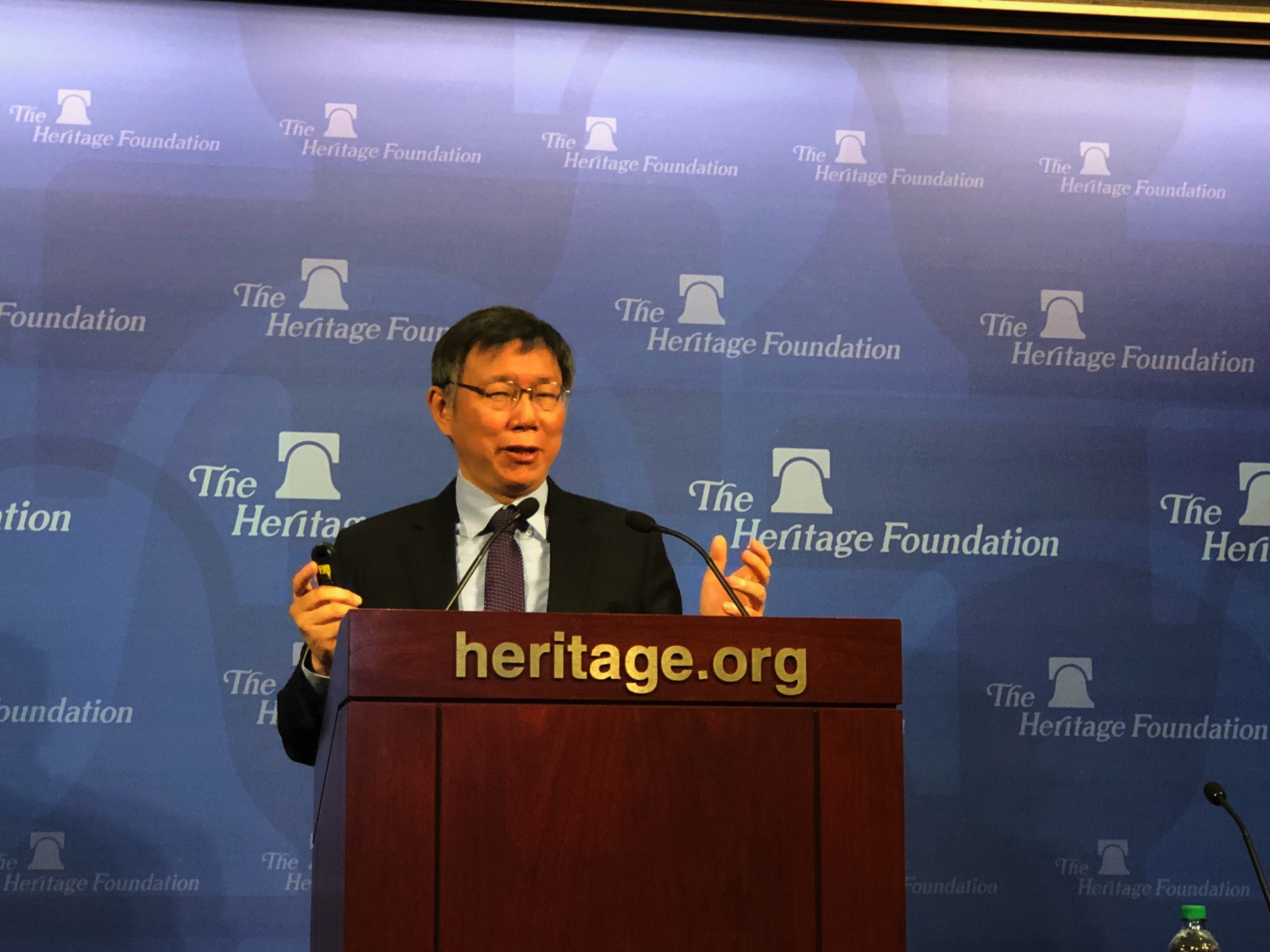 柯文哲在華府「傳統基金會」拋出「親美友中」戰略。