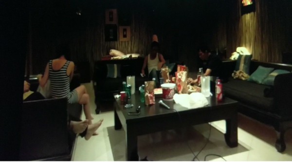 林男利用少女缺錢和無知，竟找來多名男子跟她開性愛趴。（翻攝畫面）