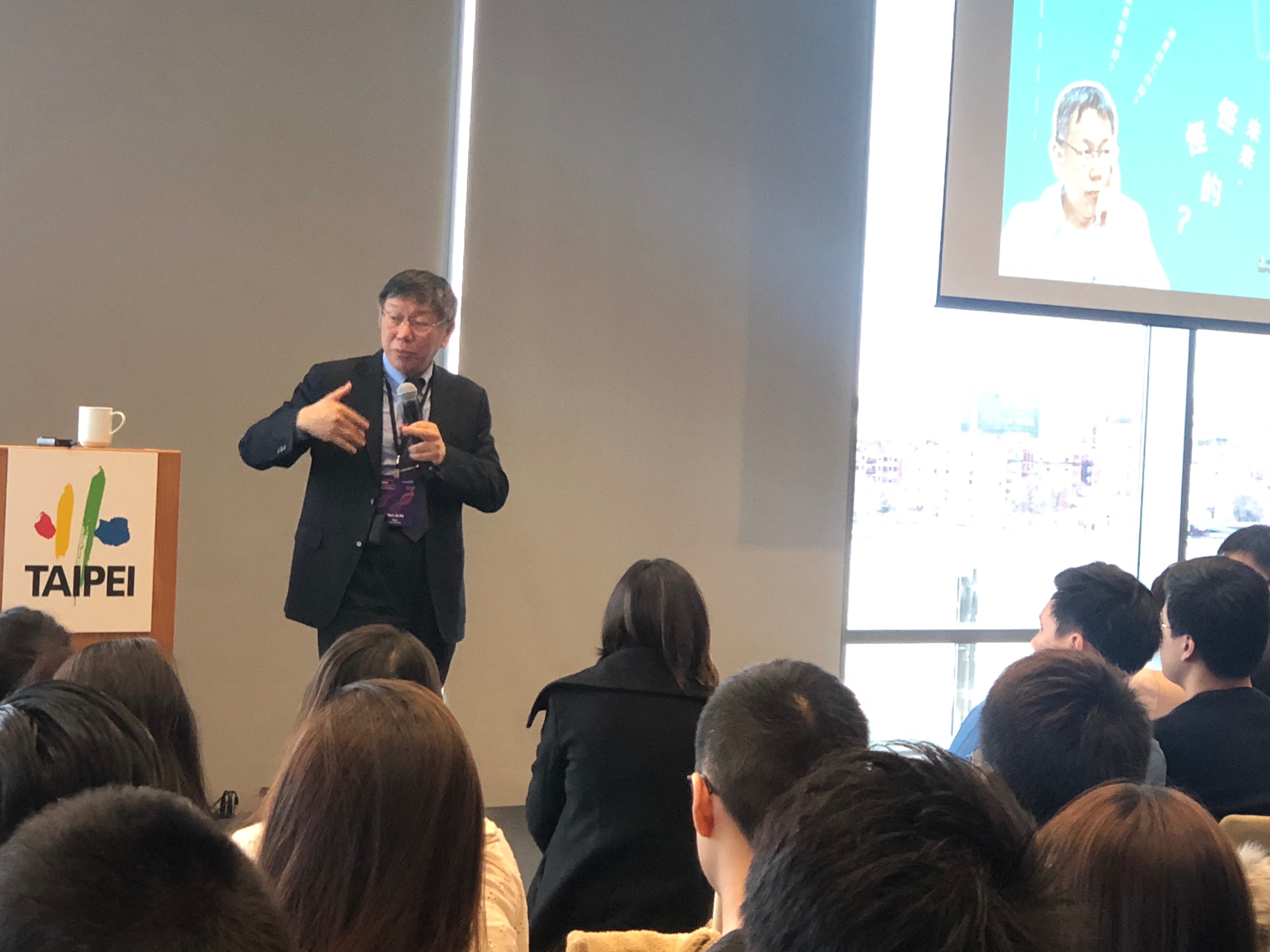 柯文哲在波士頓一席有關同婚公投的發言惹爭議。