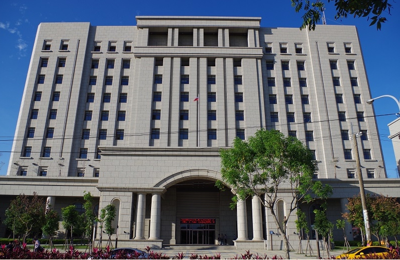 檢察官論壇前天有人PO文暗指桃檢檢察長涉關說，連承審法官也被懷疑是否買辯護人的帳。 （翻攝法務部官網）