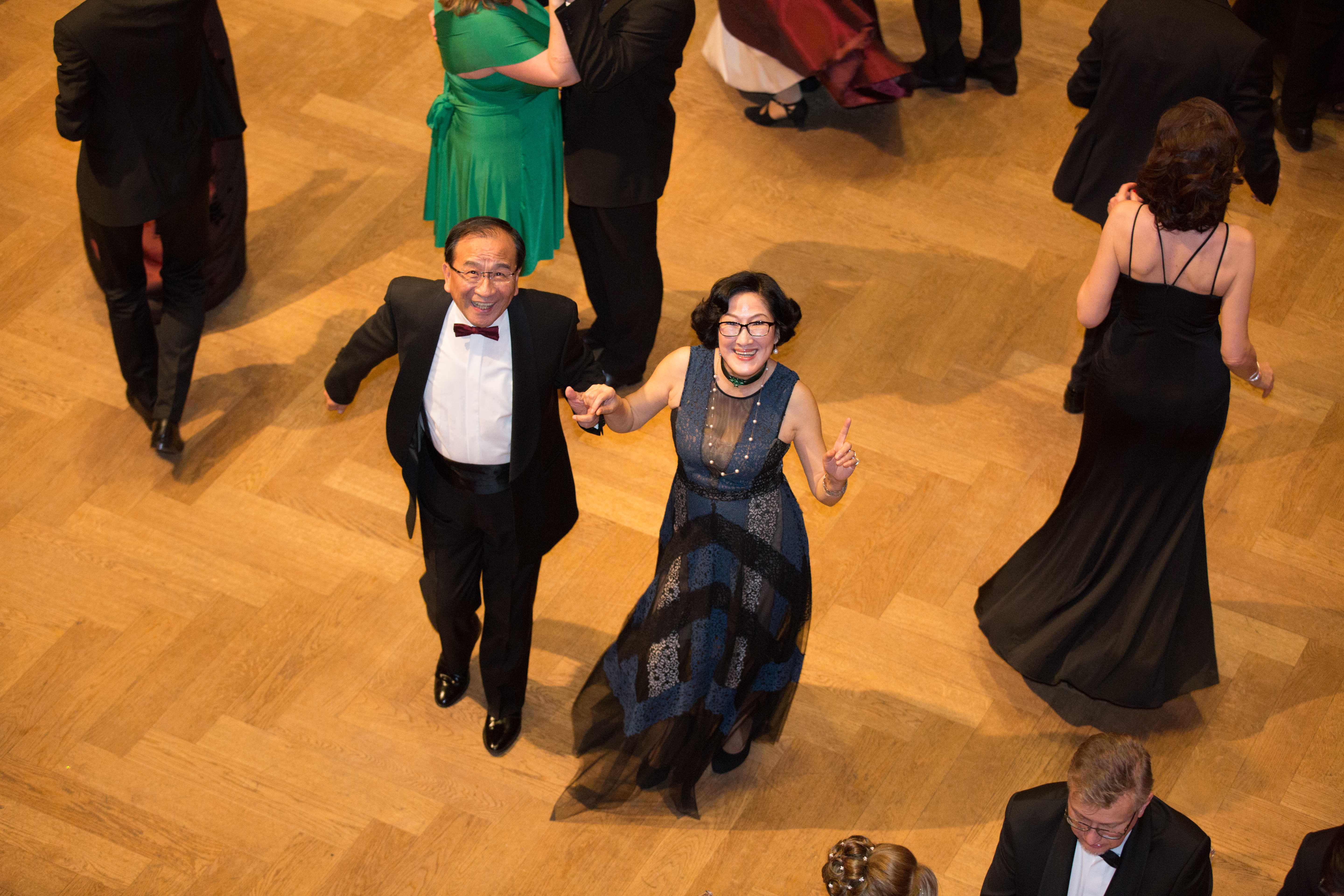 活到老玩到老，新年舞會是維也納三大國寶之一，夫妻倆參加舞會玩到凌晨3點，體力一點也不輸年輕人。