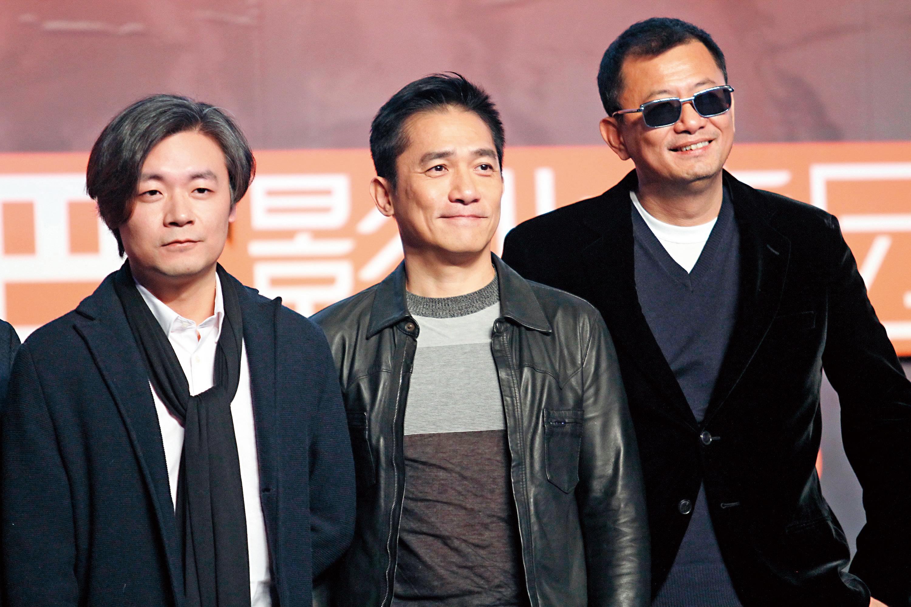 《擺渡人》是張嘉佳首次跨界當導演，是因為被他的偶像王家衛（右）給說動。（東方IC）