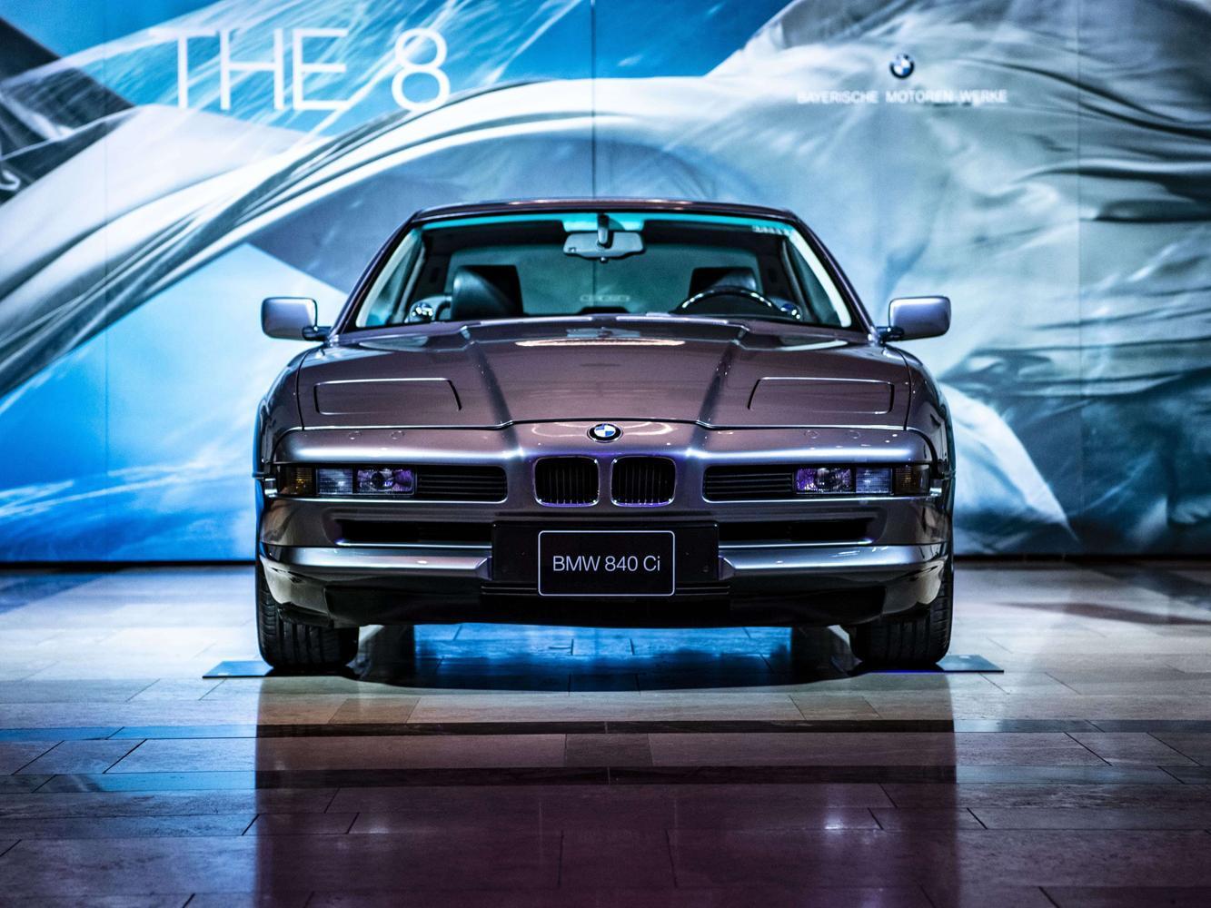 代號E31的上一代8系列曾是BMW的旗艦GT車款,其獨一無二的低風阻流線造型、與開闔式大燈堪稱是BMW發展史上的異數。