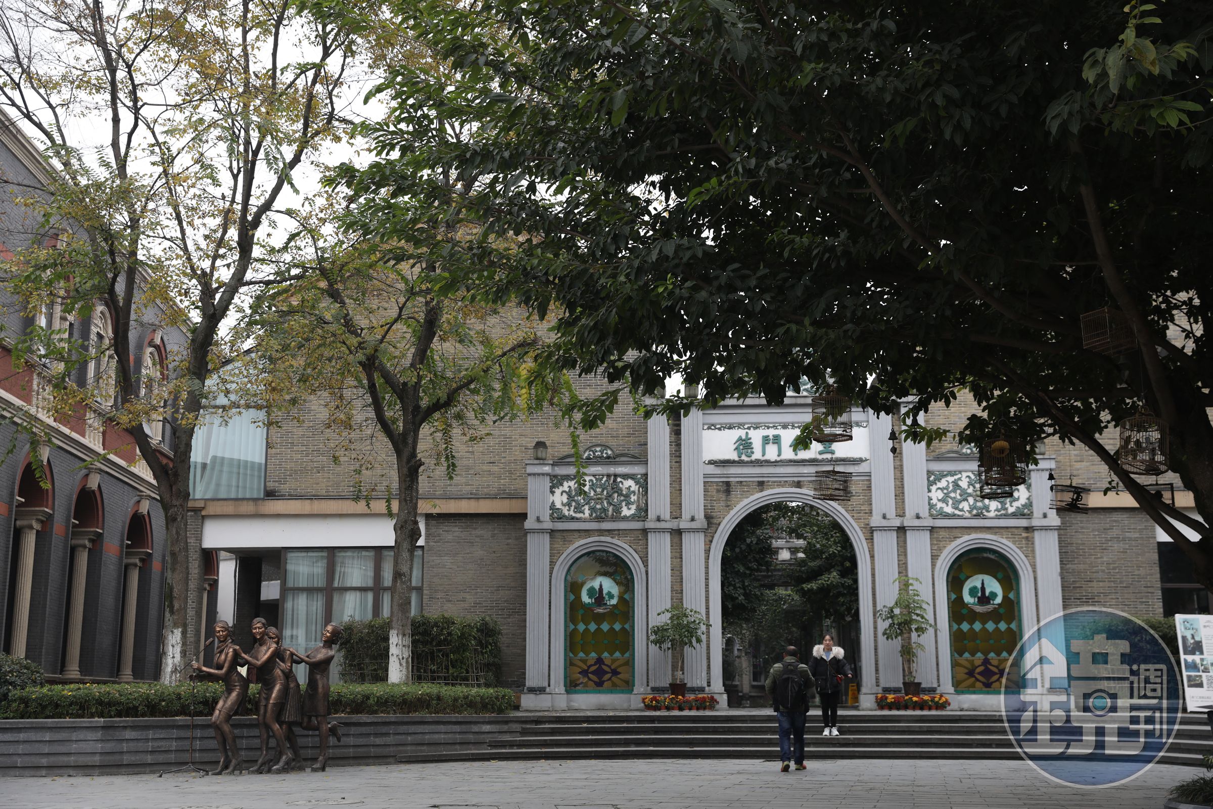 安仁古鎮上的「德門仁里」，是成都文旅打造的旅店，在成都市的寬窄巷子也有一家。