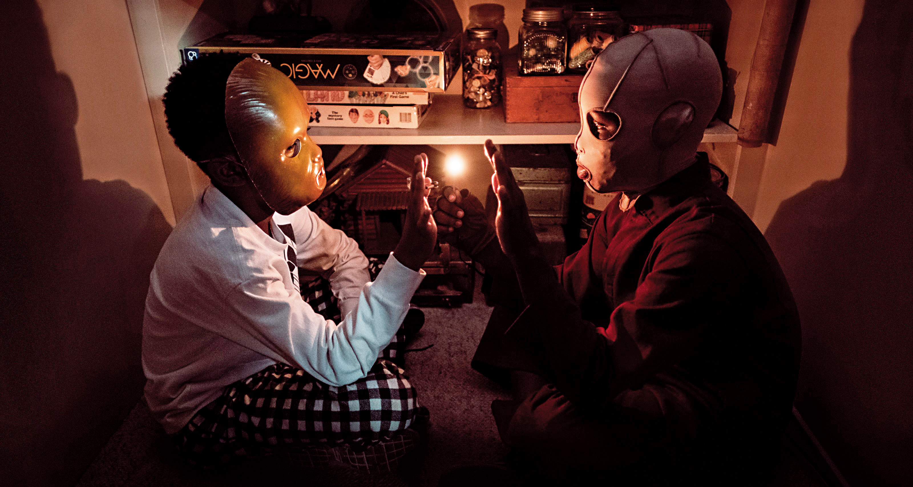 《我們》點子發想超強，訴說在平行世界藏著我們未意識的自己與他人。題目漂亮，可惜內容不足以支撐整部電影。（UIP提供）