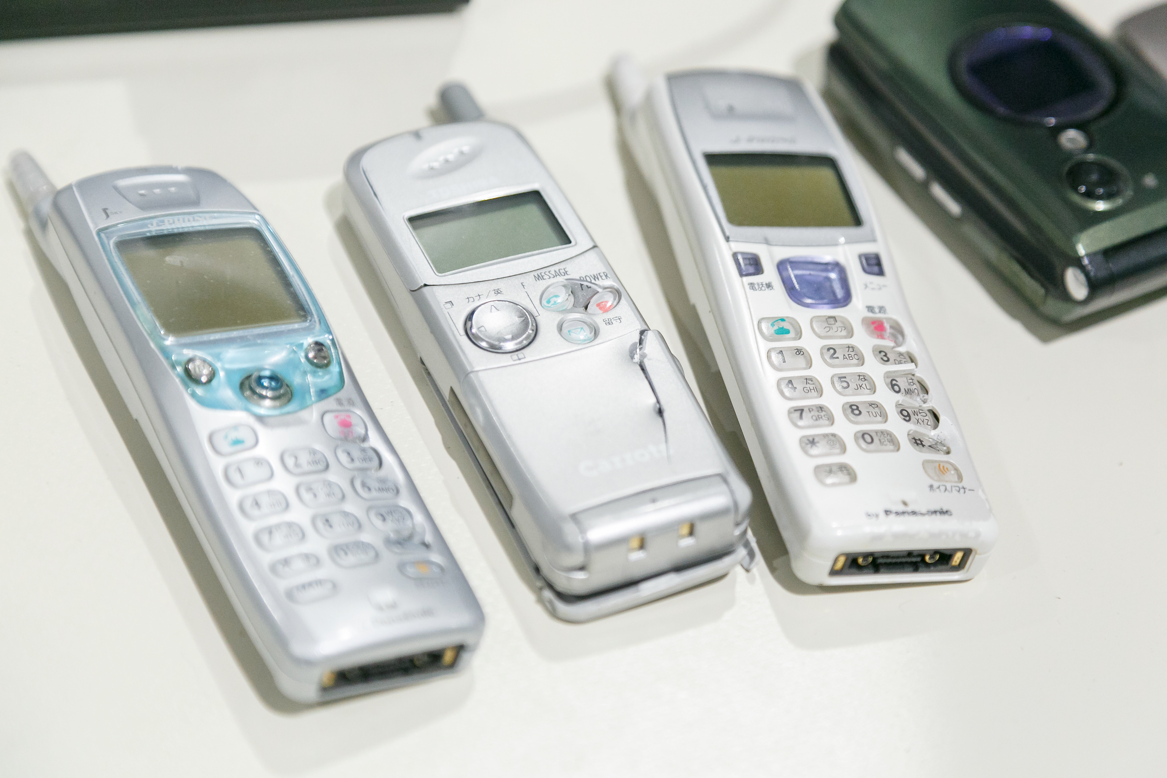 日本官方自2017年初開始回收舊手機和家電來精煉金屬,以製作奧運和帕運獎牌。(東方IC)