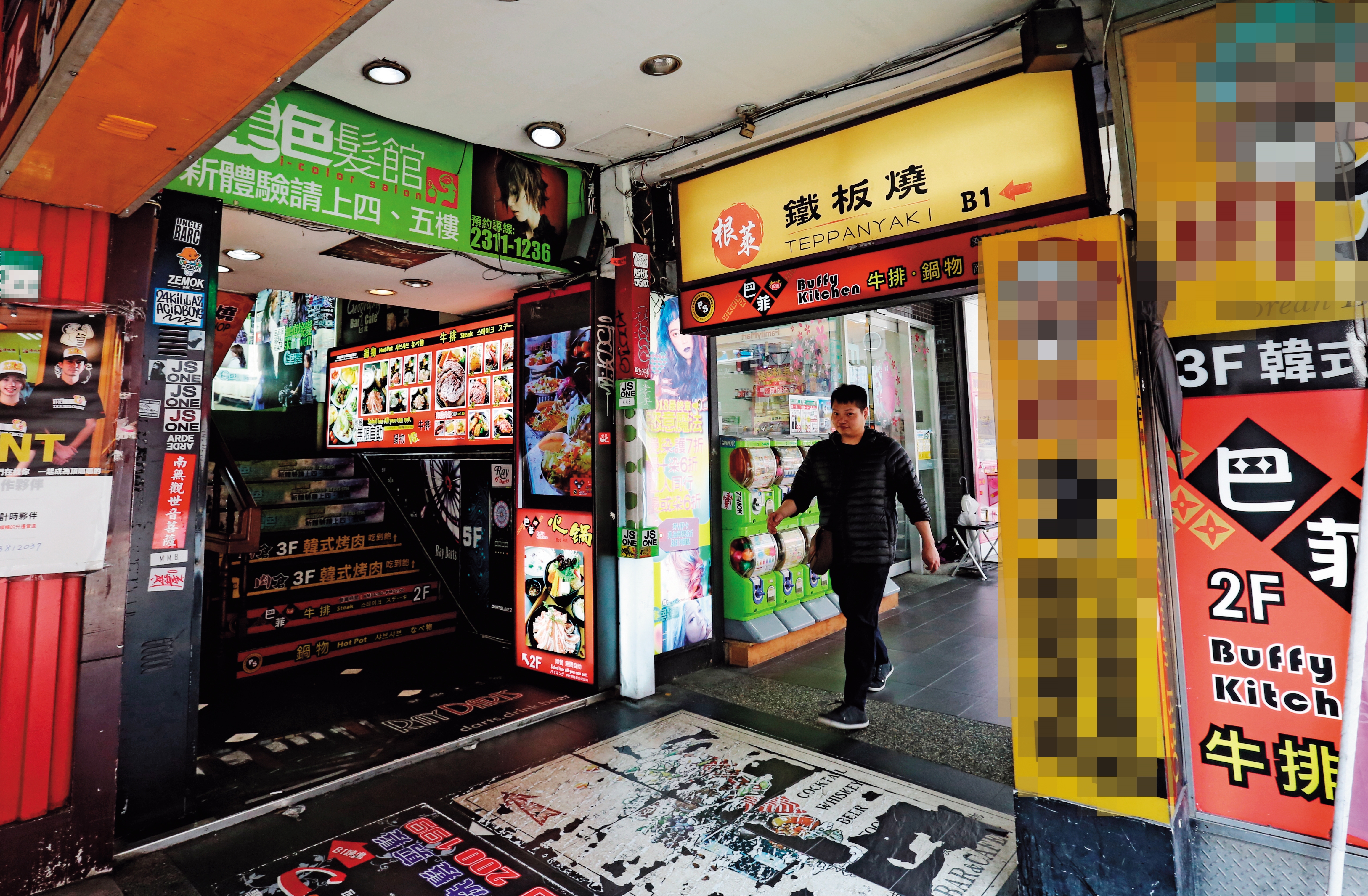 王男將女嬰丟進燒肉店的廚餘桶，該桶內只有一個黑色塑膠袋，冥冥之中的巧合讓警方迅速鎖定嫌犯。