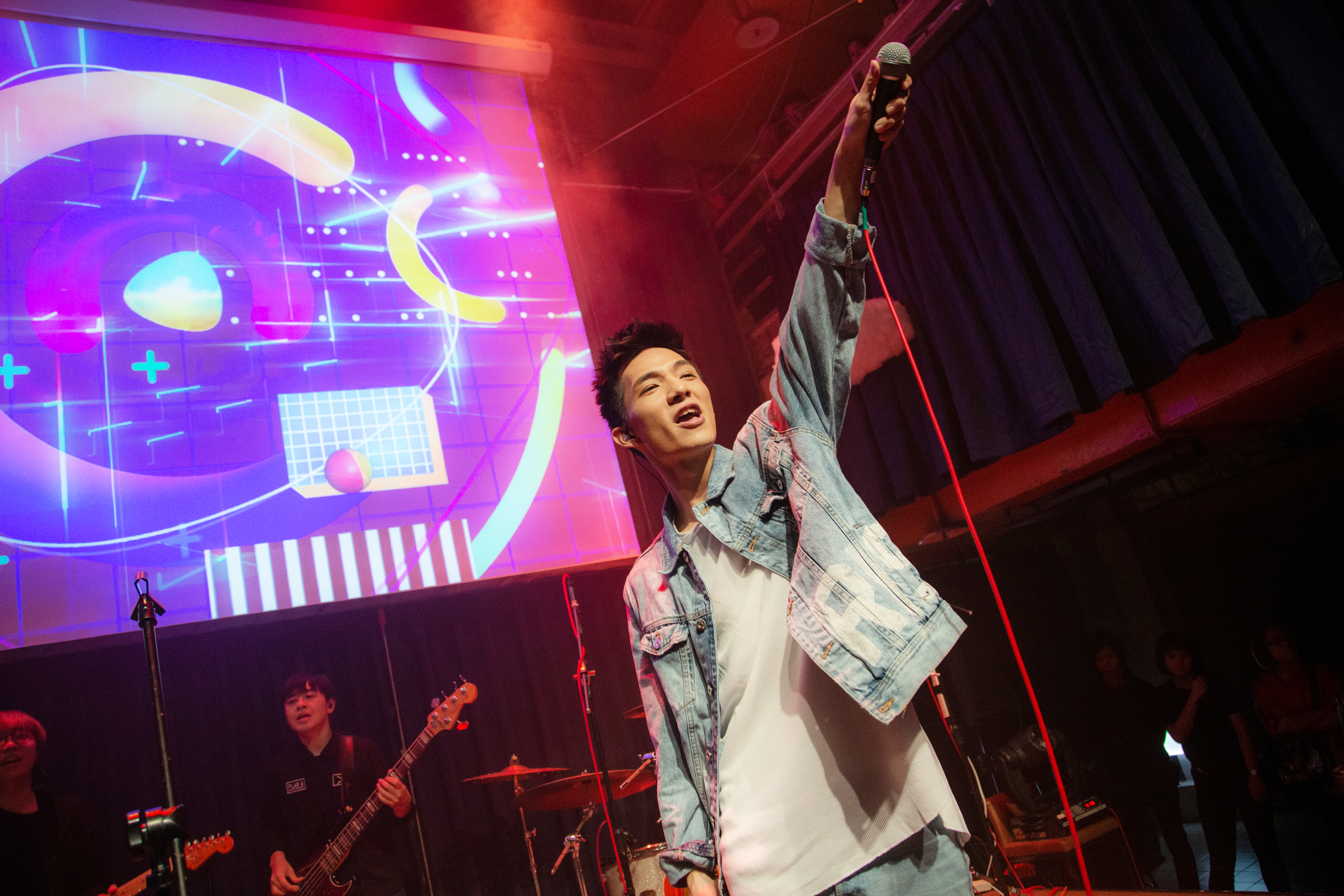 黃奕儒(Ezu)在西門紅樓河岸舉辦首場個人售票演唱會《不孤單的飛人》。(相映國際提供)