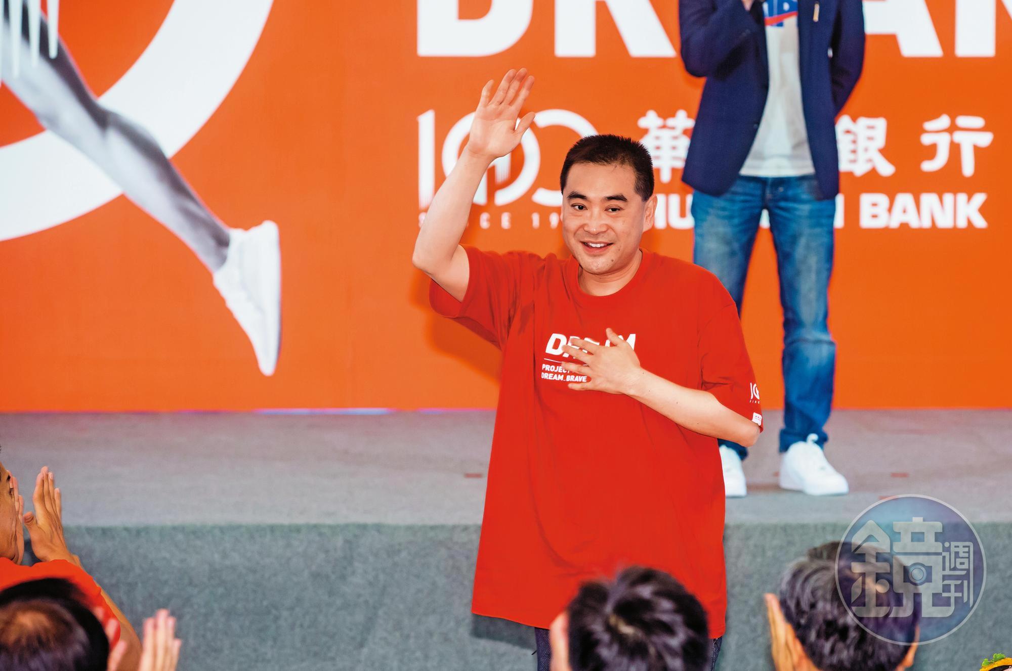 林知延在妨害祕密官司有輸不得的壓力,否則恐丟華南金董事職位。