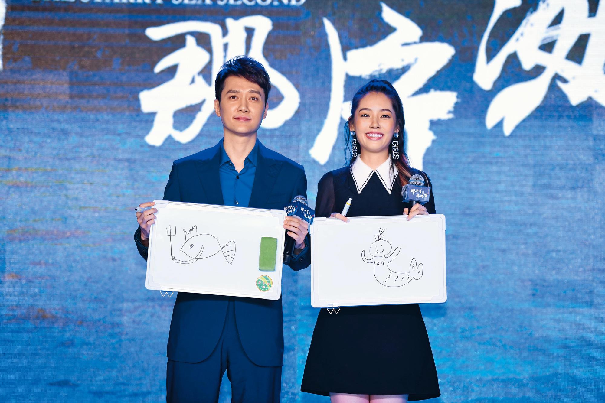 郭碧婷（右）曾與合演偶像劇《那片星空那片海》的馮紹峰（左）傳出緋聞，卻遭對方狠狠打槍，男方隨即與趙麗穎交往。（東方IC）