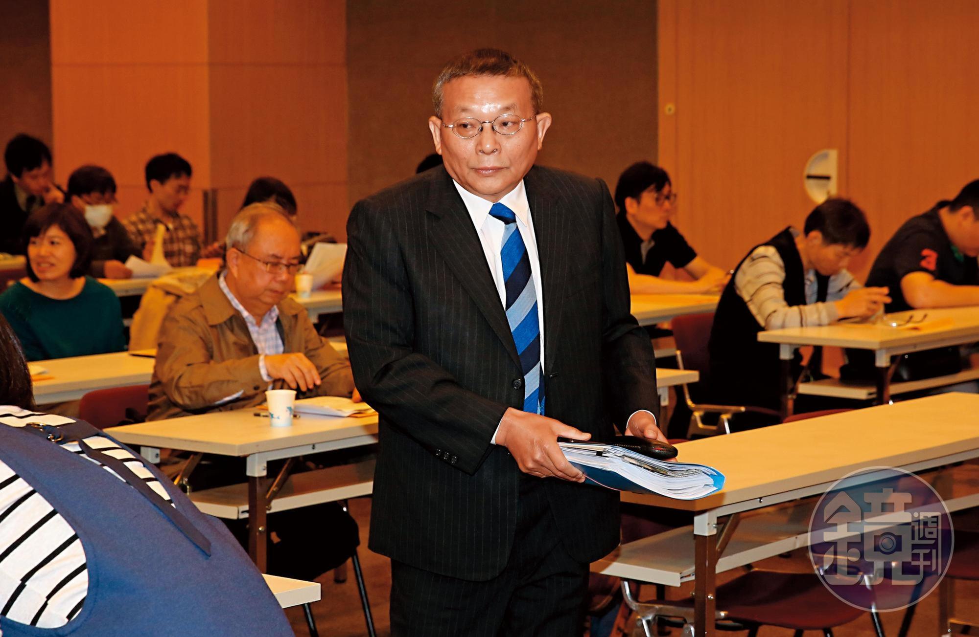 大洋僑果董事長陳清福是穎川建忠家族老臣，是穎川家族資產管理方面的要角。