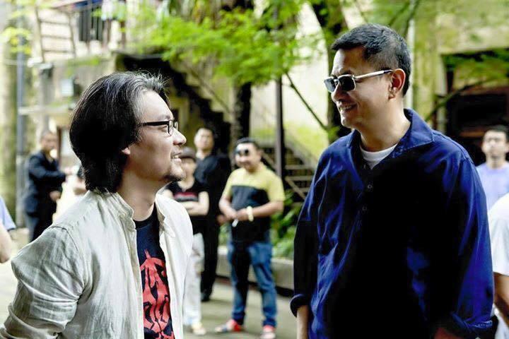 與王家衛合作,讓張嘉佳有了壓力很大及難忘的「擺渡」之旅。(翻攝自張嘉佳臉書)