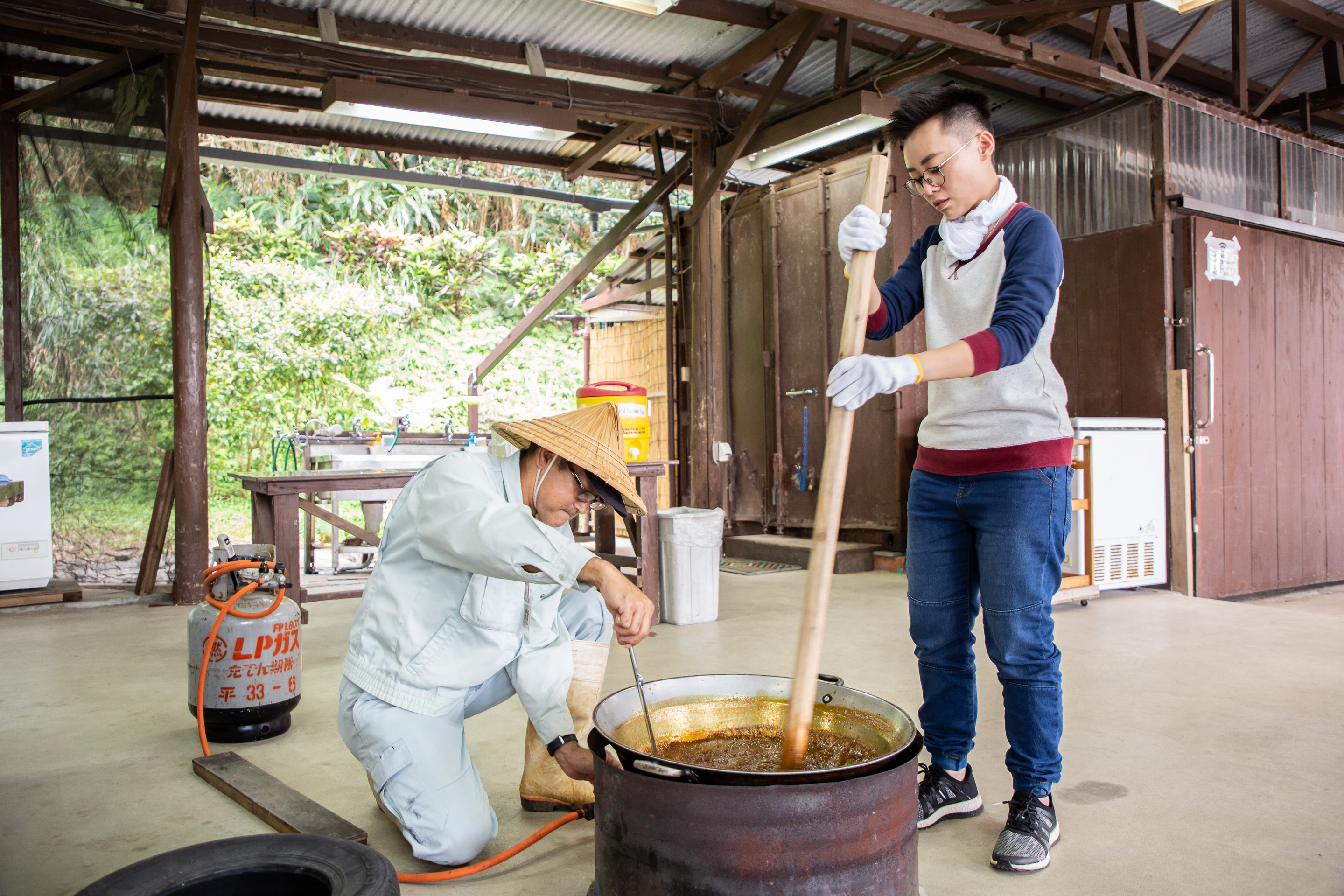 溫度判定是製作黑糖重要的依據。