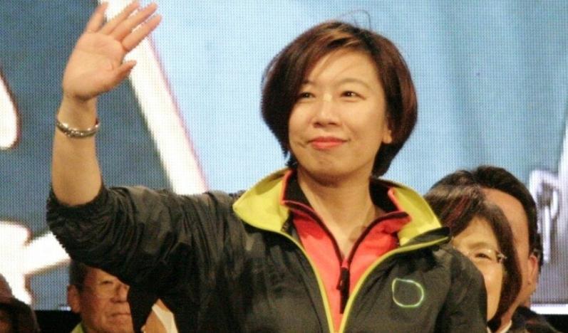 立委林靜儀則認為國人不生小孩有許多原因,其中「孩子會有什麼樣的未來」也是考量之一。(翻攝林靜儀臉書)
