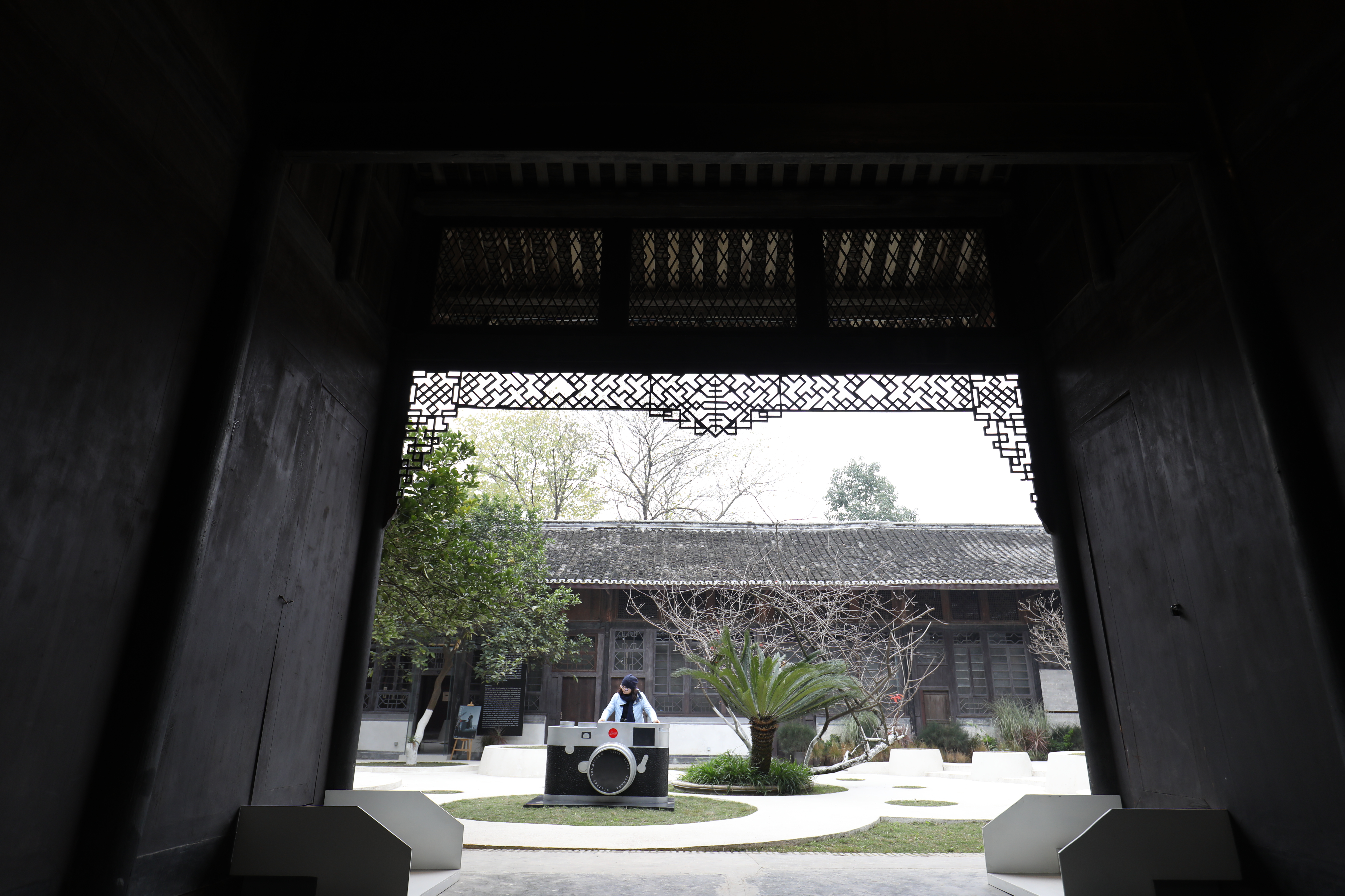 共有5進的老公館，每一進都是一個展場。