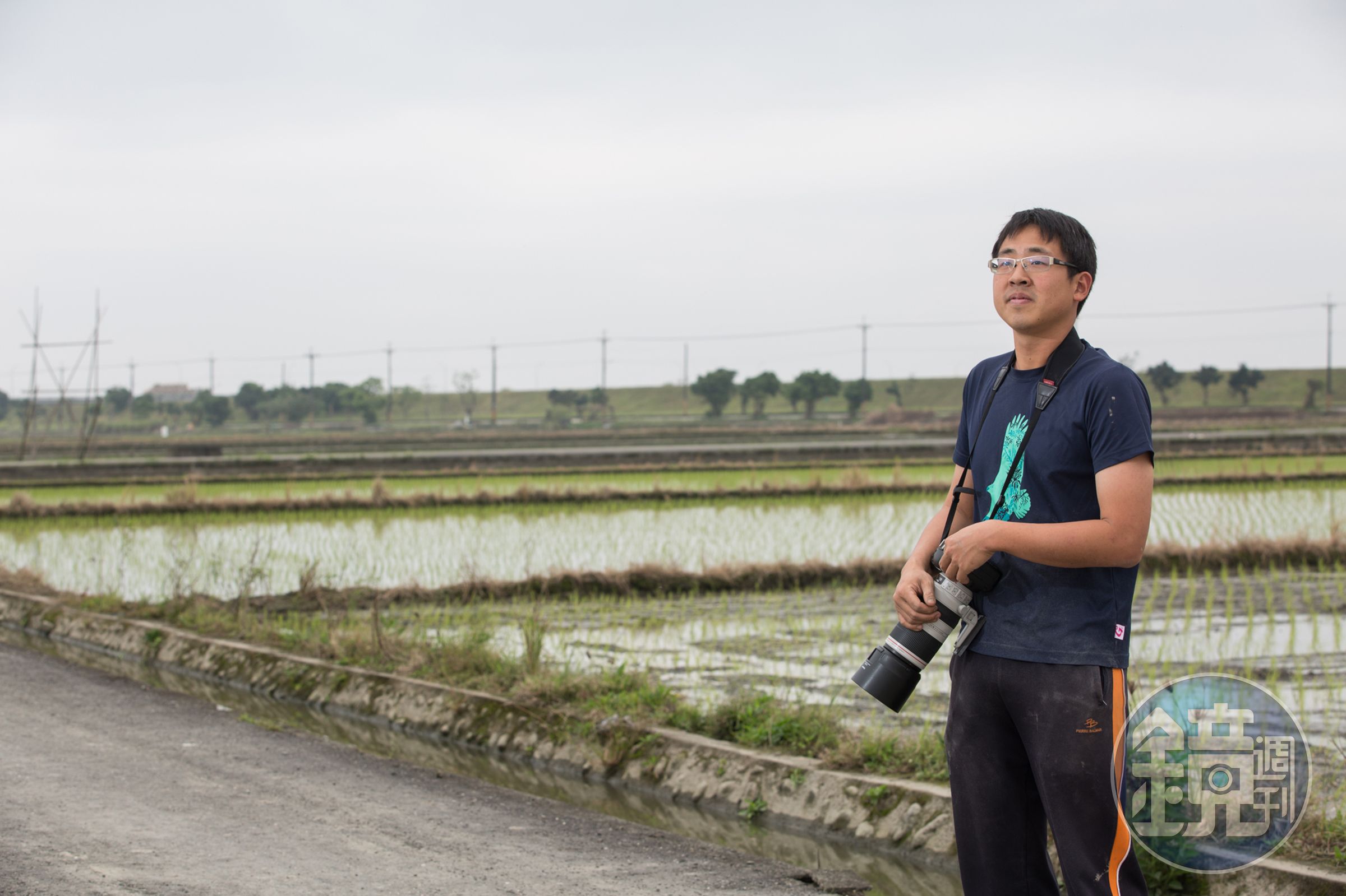 林哲安10歲迷上賞鳥，因為看見棲地被破壞、鳥的數量漸少，發奮讀書考上台大想找出解決的方法。