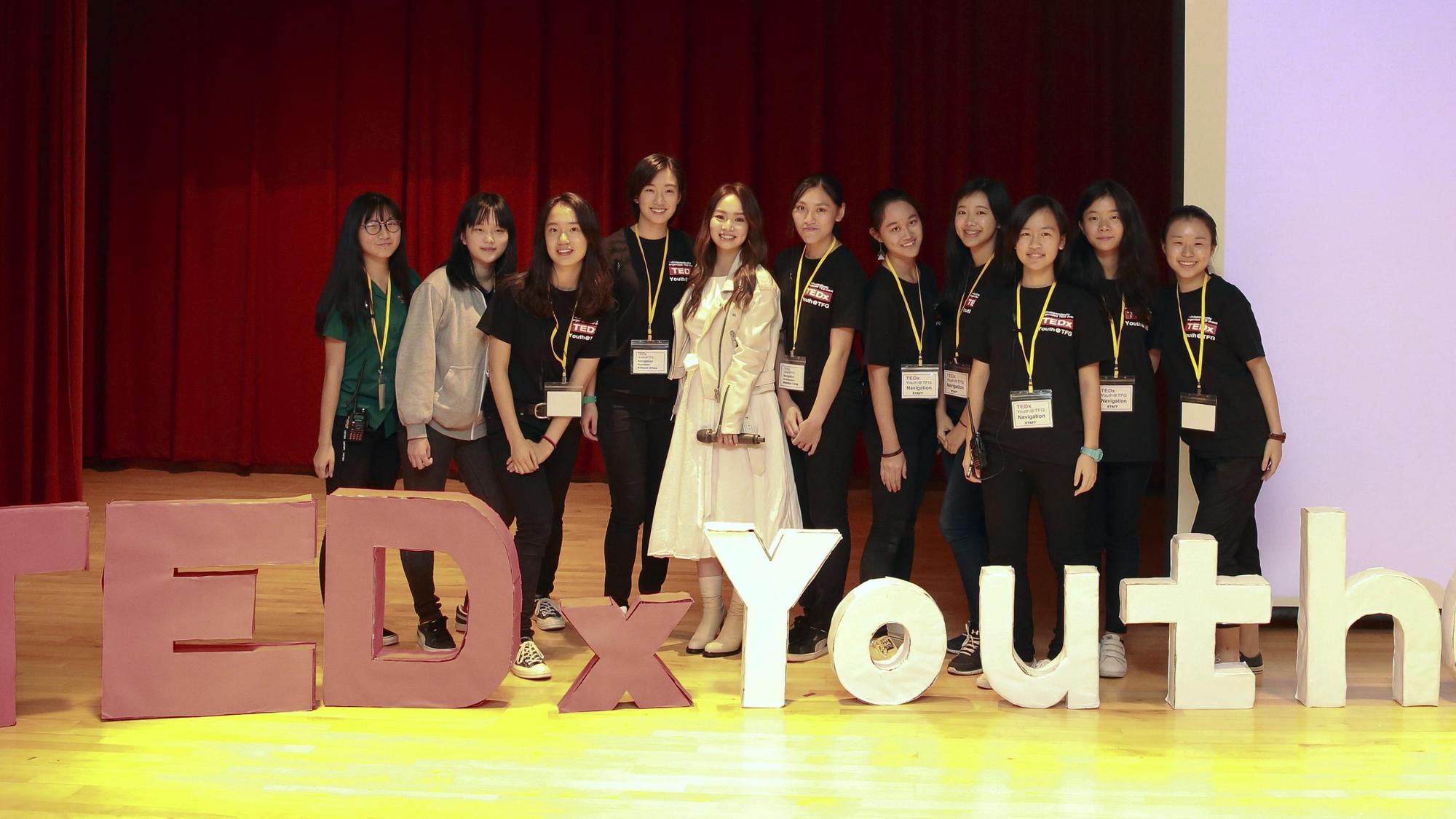 Kimberley陳芳語受邀前往北一女演講、分享自己困境與低潮的經驗。（理響音樂提供）